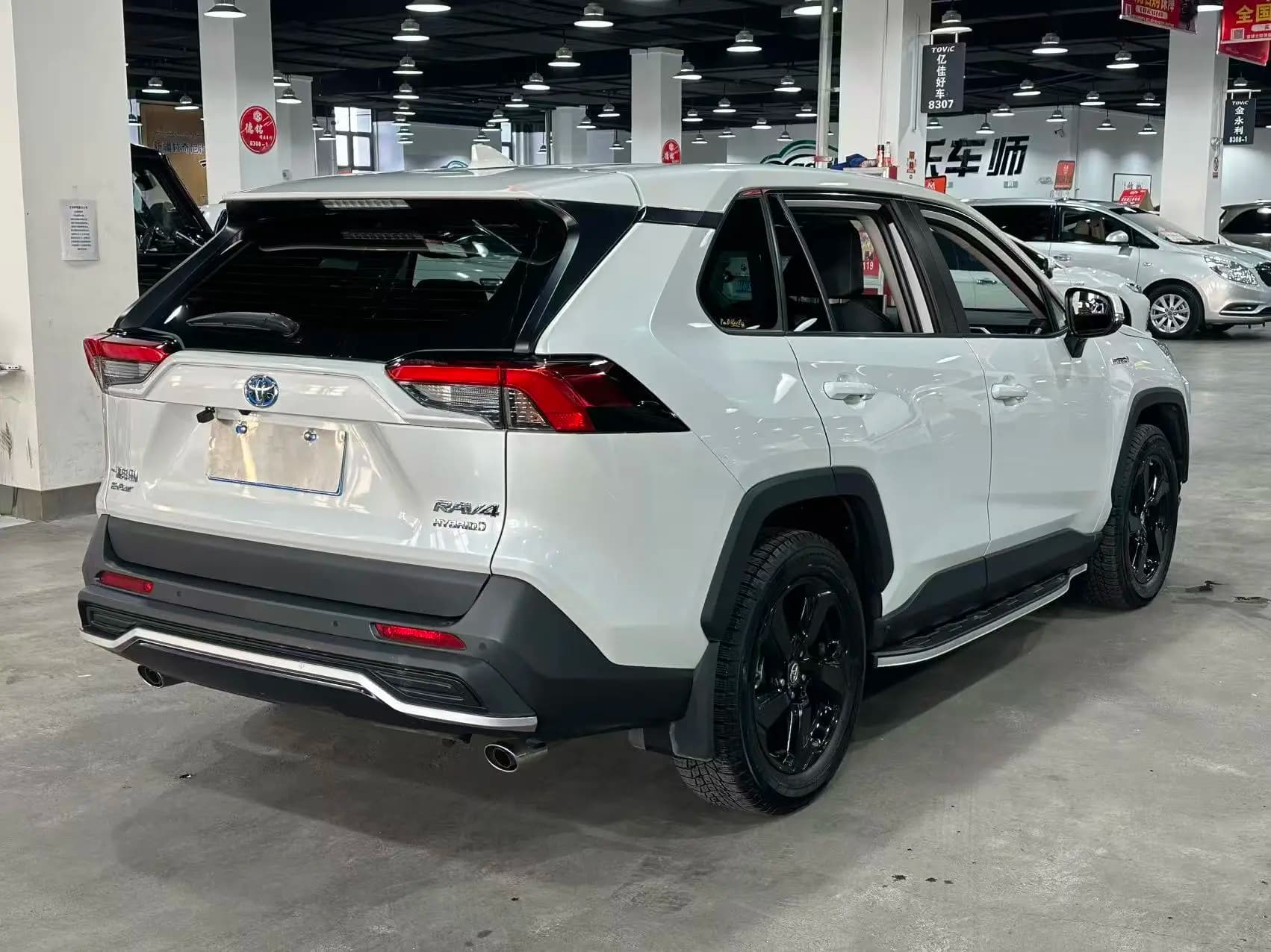 Toyota RAV4 2022 г. 54113 км. — фото 6
