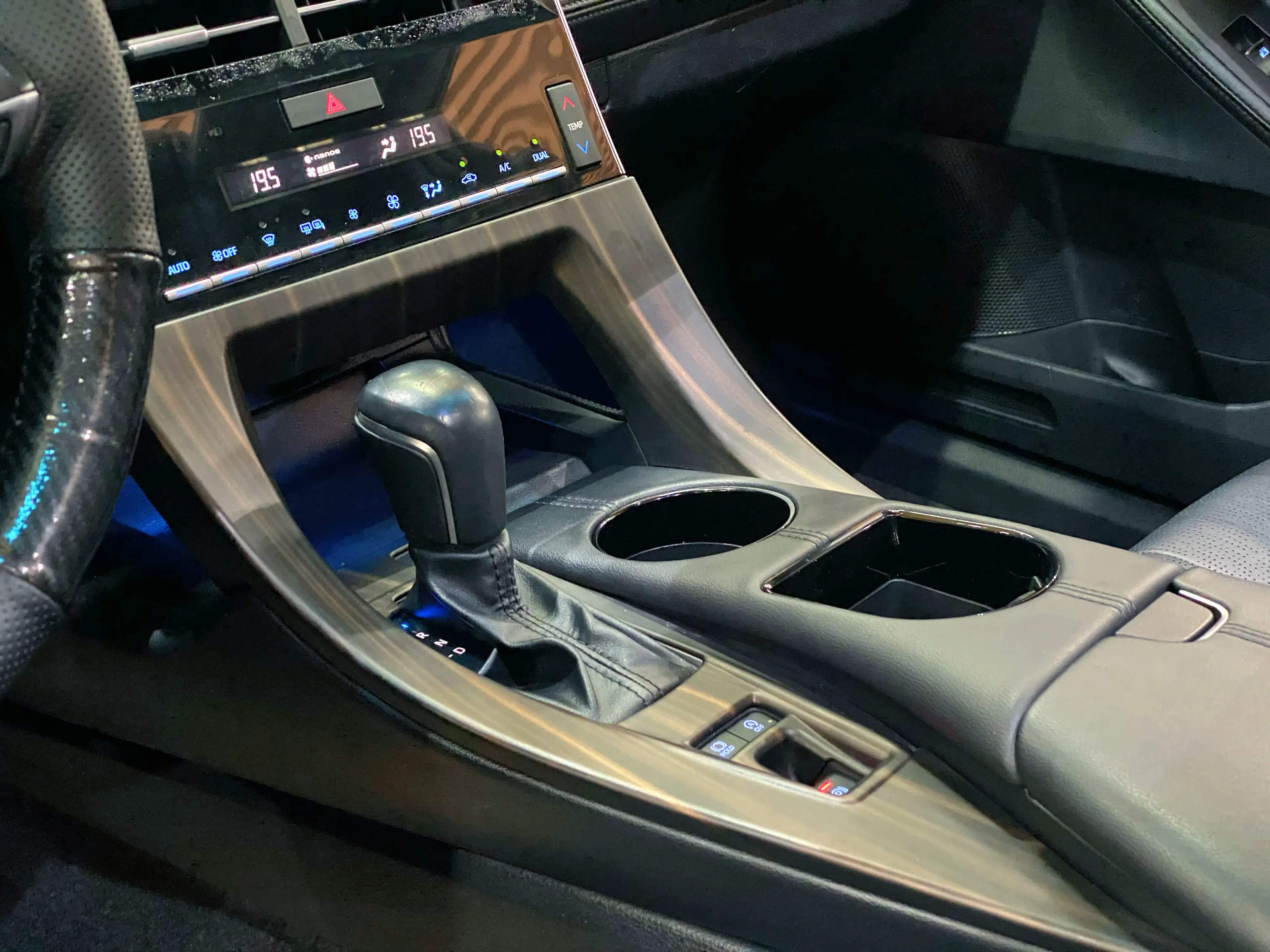 Toyota Avalon 2022 г. 49133 км. — фото 8