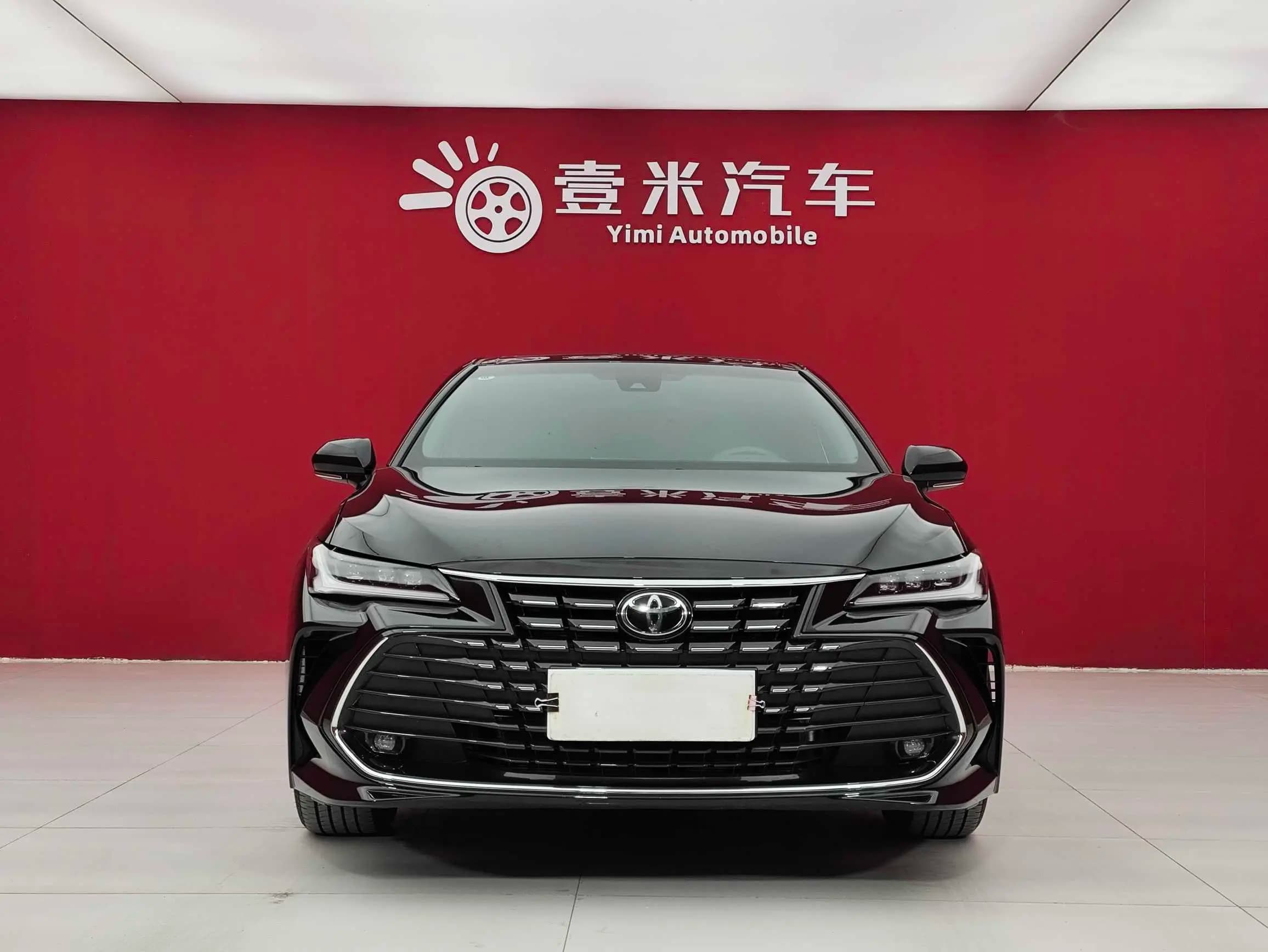 Toyota Avalon 2023 г. 21237 км. — фото 2
