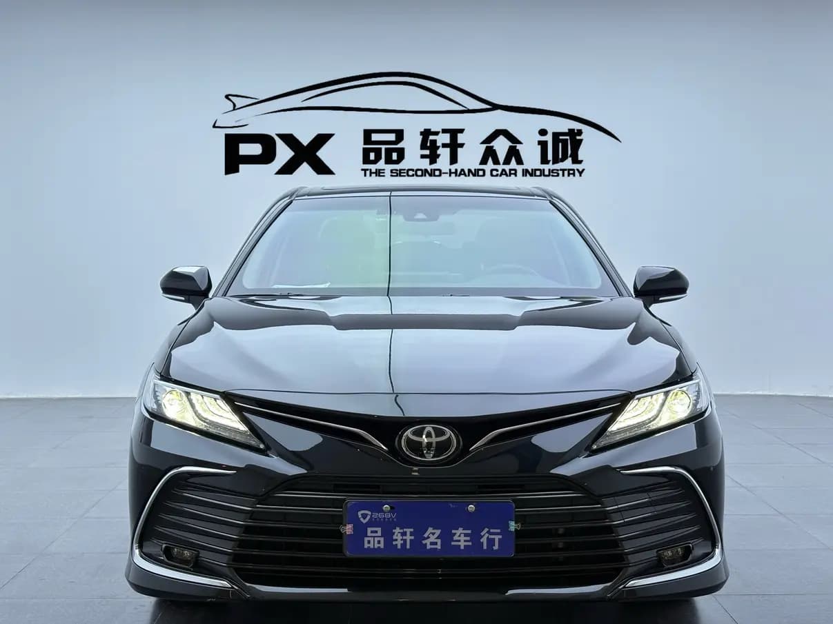 Toyota Camry 2022 г. 17000 км. — фото 2