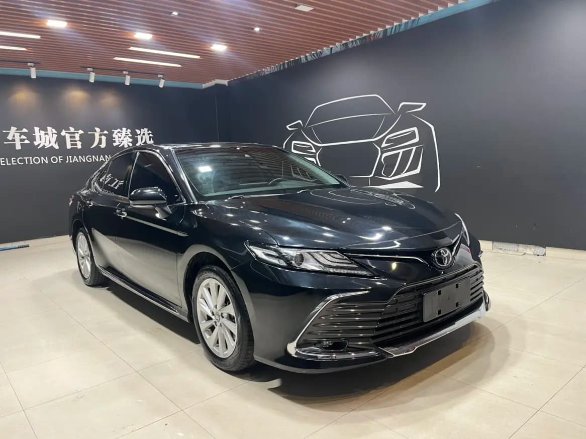 Toyota Camry 2023 г. 52000 км. — фото 3