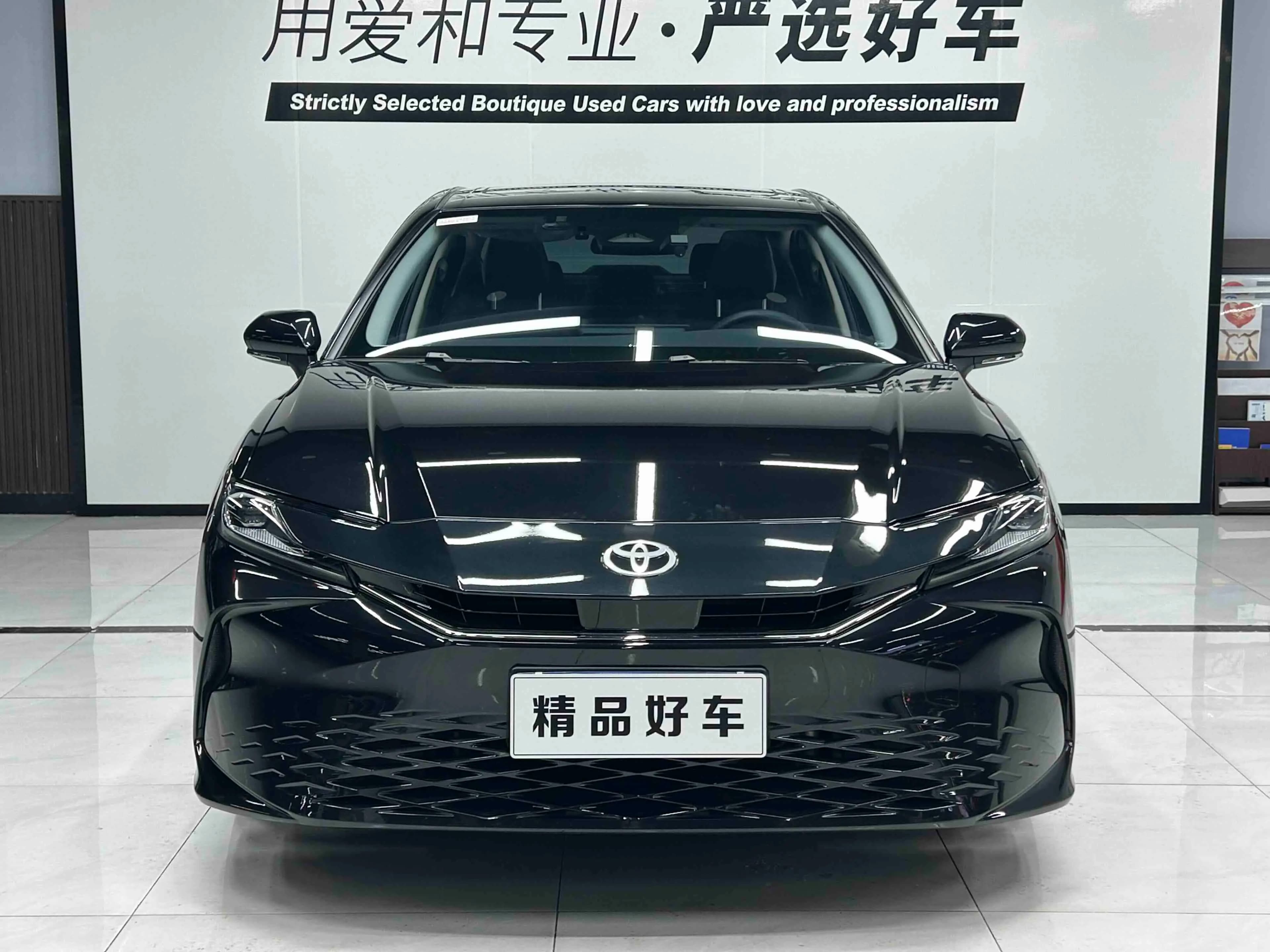 Toyota Camry 2024 г. 13000 км. — фото 2