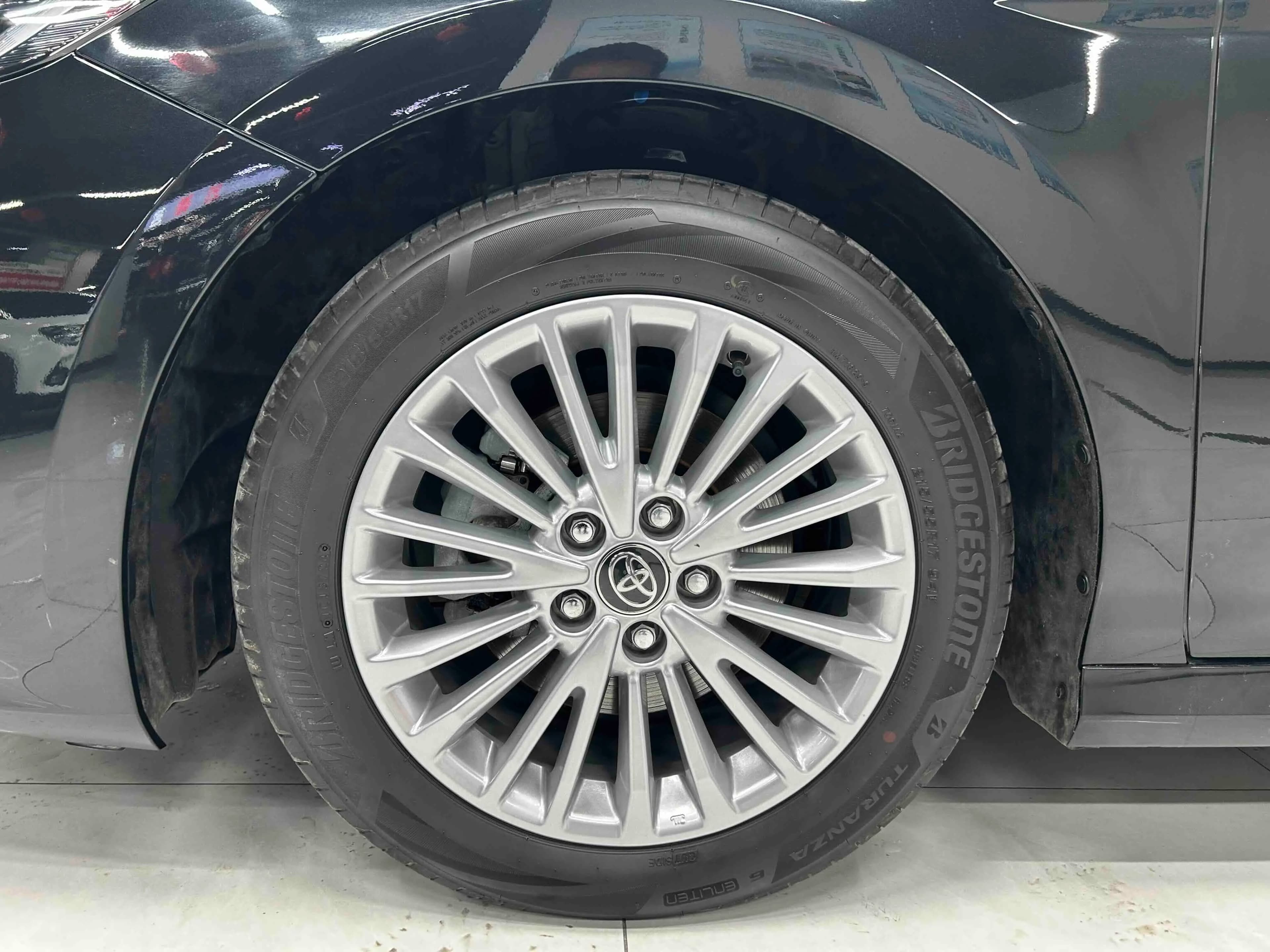 Toyota Camry 2024 г. 13000 км. — фото 11