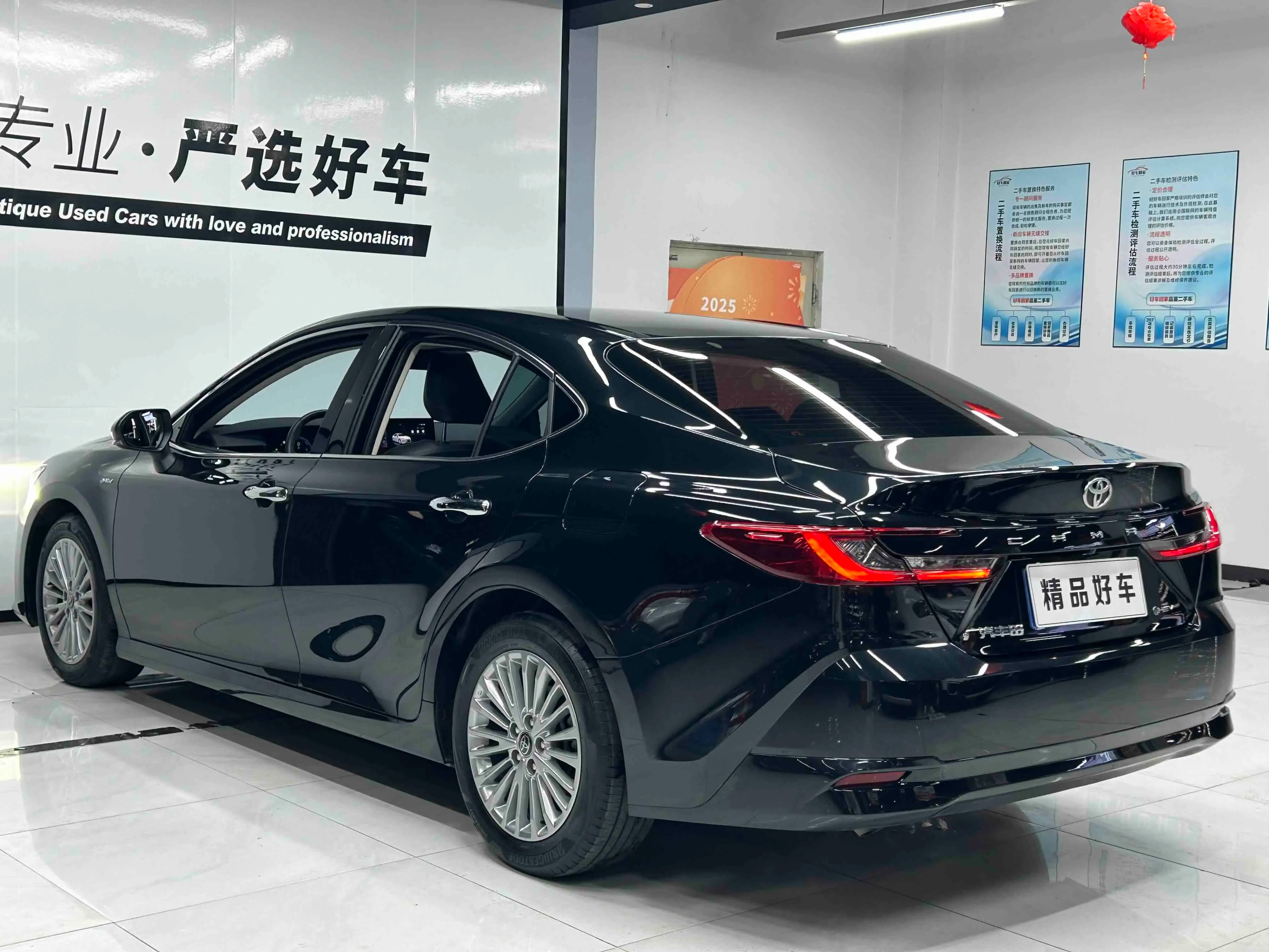 Toyota Camry 2024 г. 13000 км. — фото 4