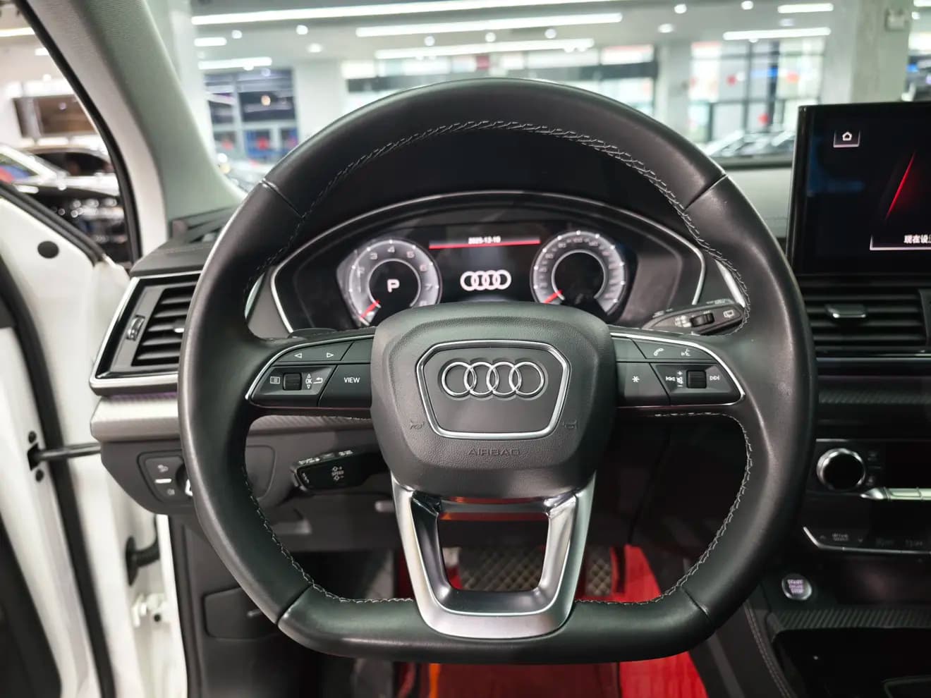 Audi Q5L 2021 г. 54128 км. — фото 9
