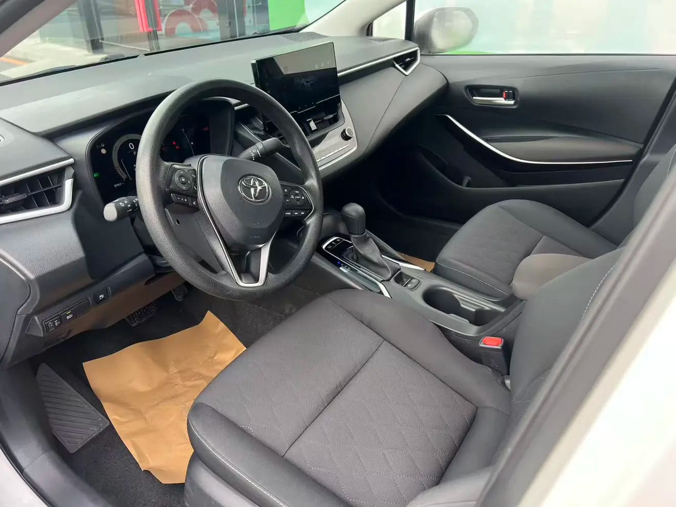 Toyota Corolla 2023 г. 31000 км. — фото 16