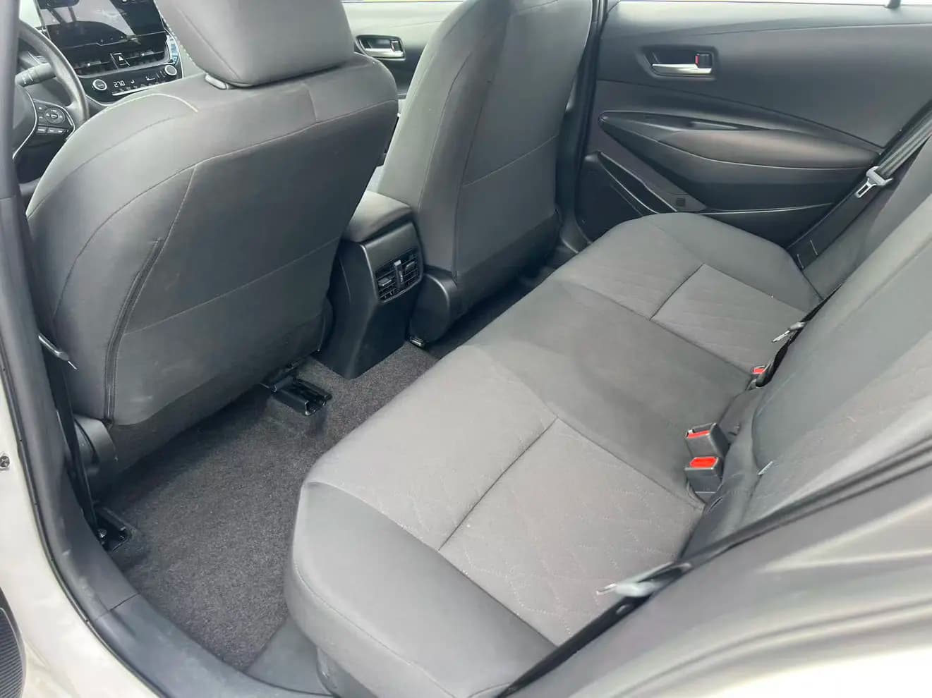 Toyota Corolla 2023 г. 31000 км. — фото 17