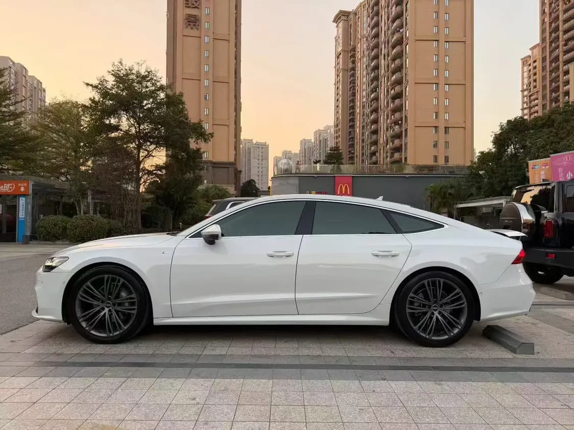 Audi A7 2022 г. 40085 км. — фото 3