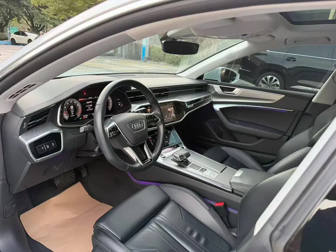 Audi A7 2022 г. 40085 км. — фото 8