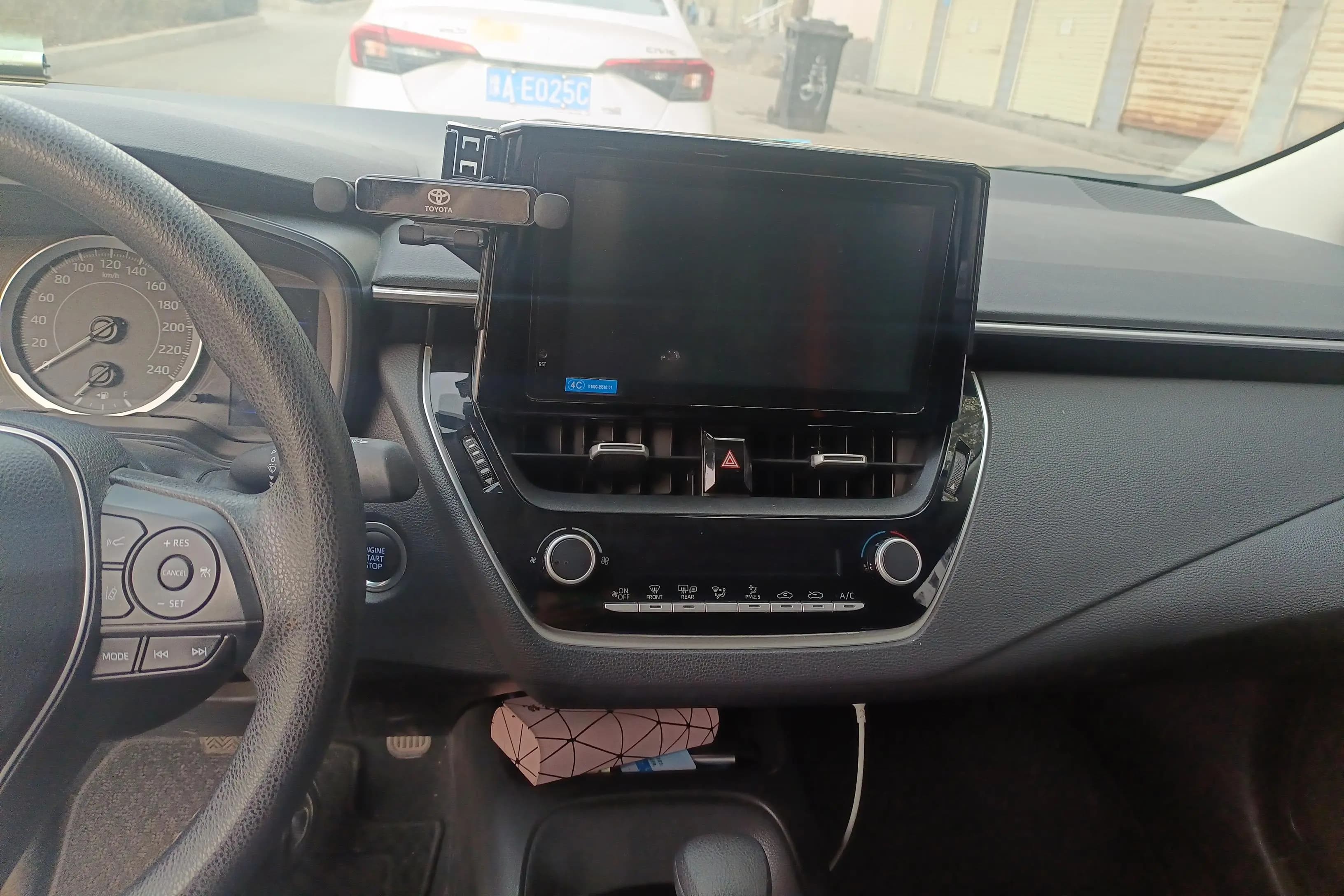 Toyota Corolla 2022 г. 44146 км. — фото 11
