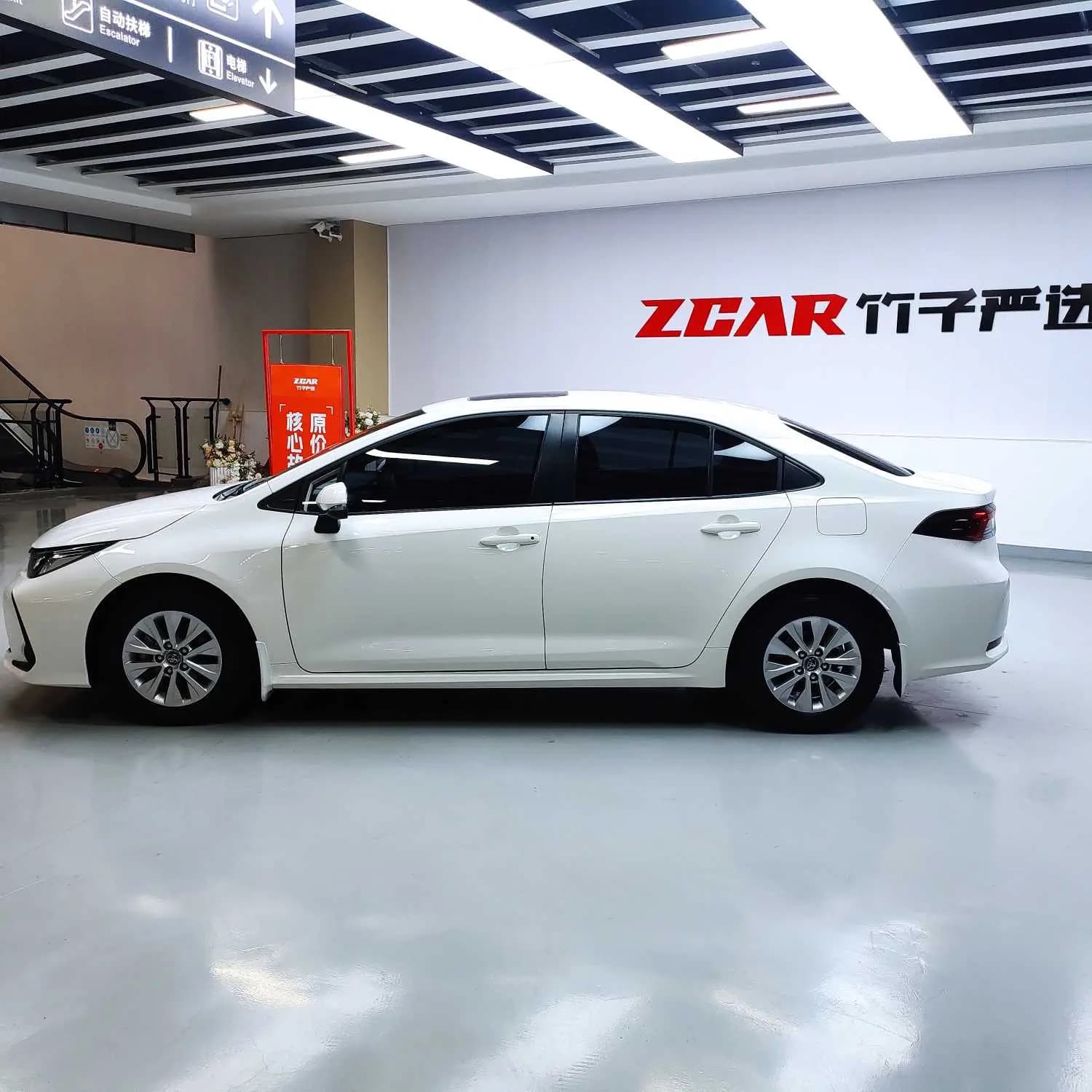 Toyota Corolla 2022 г. 37947 км. — фото 4