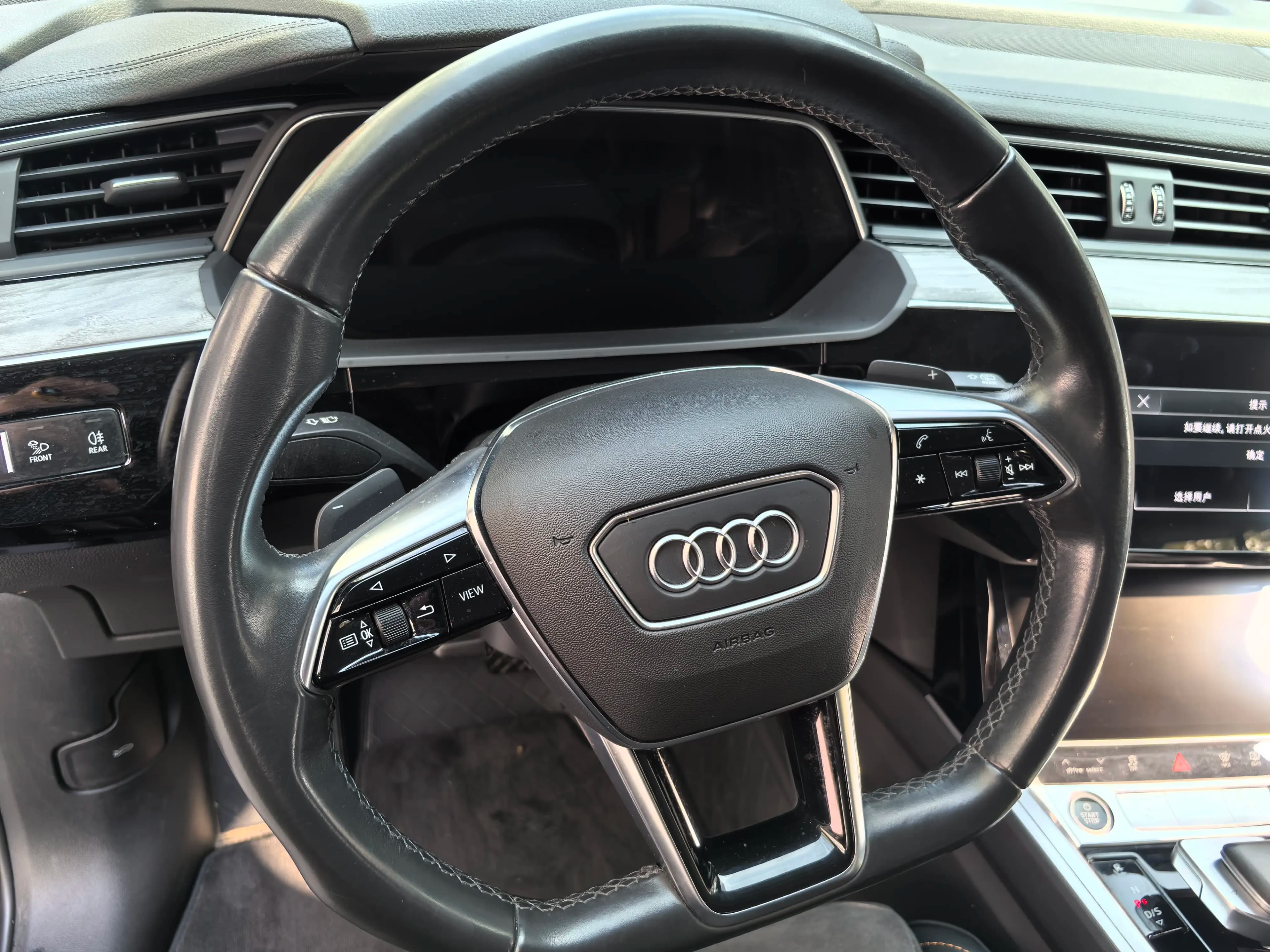 Audi e-tron 2023 г. 110046 км. — фото 18
