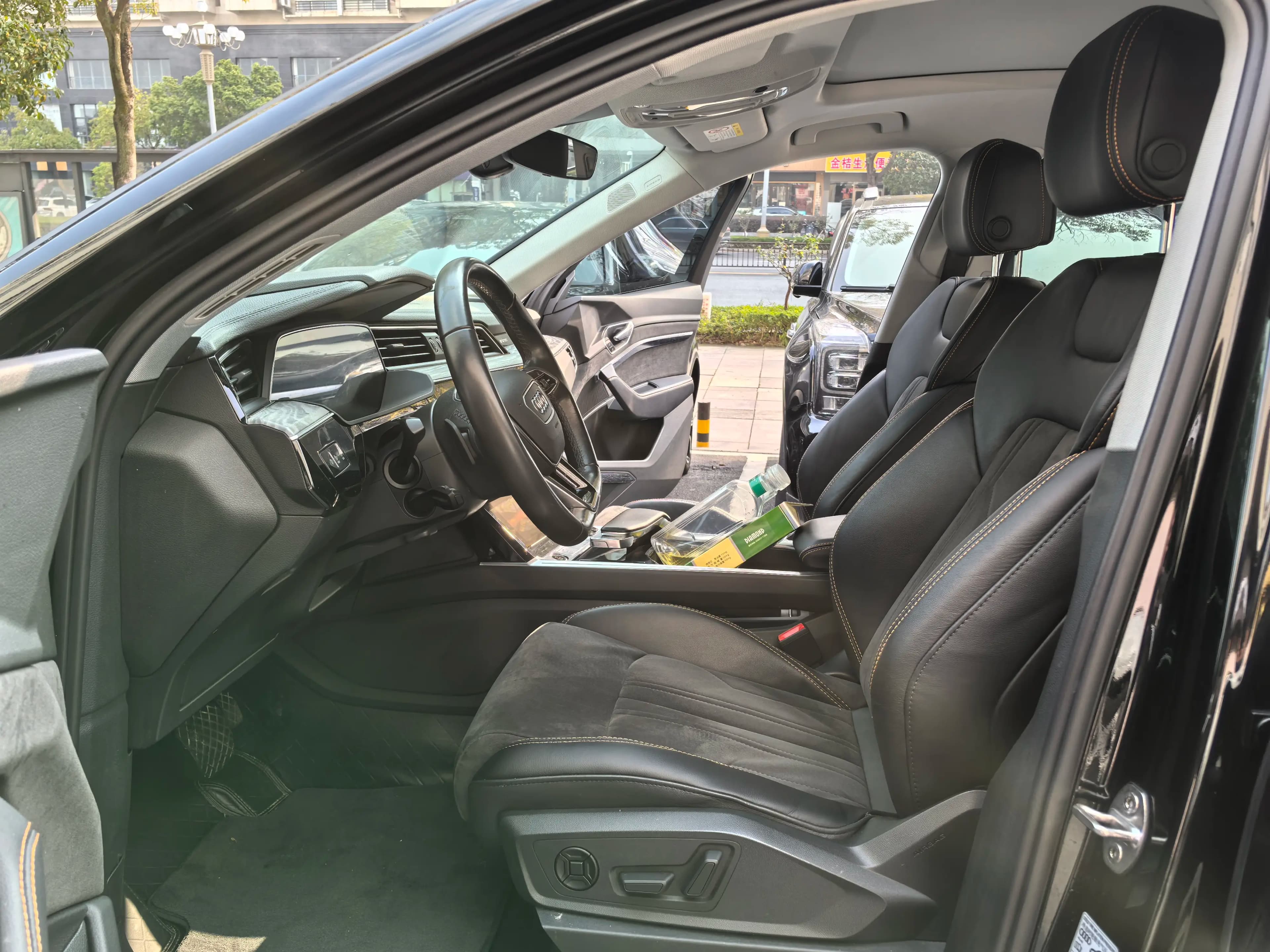 Audi e-tron 2023 г. 110046 км. — фото 19