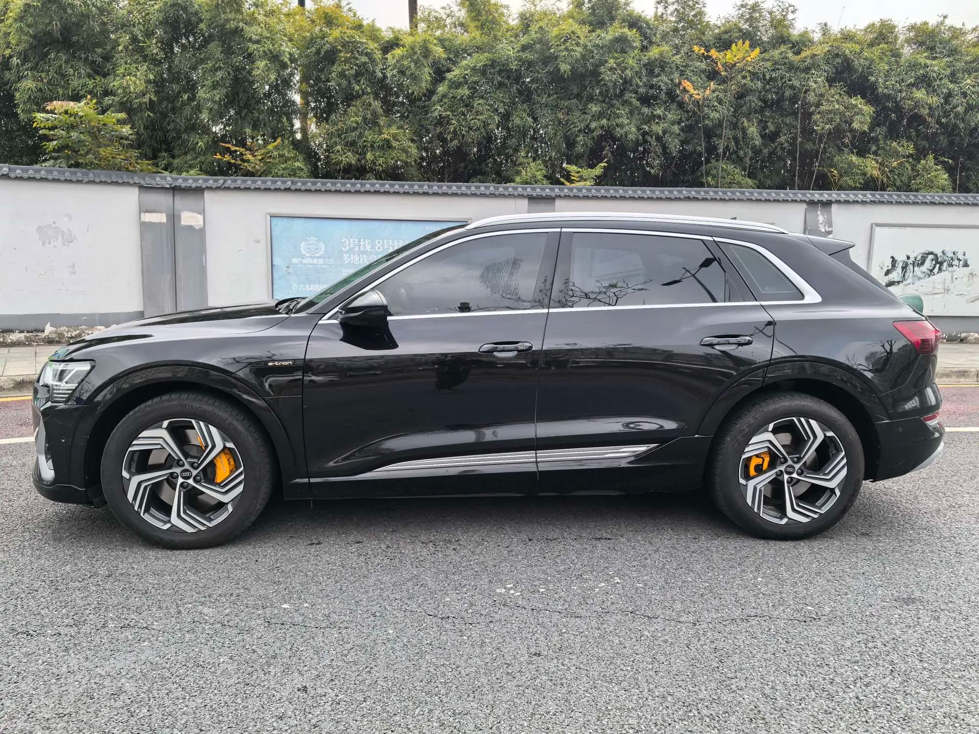 Audi e-tron 2023 г. 110046 км. — фото 4