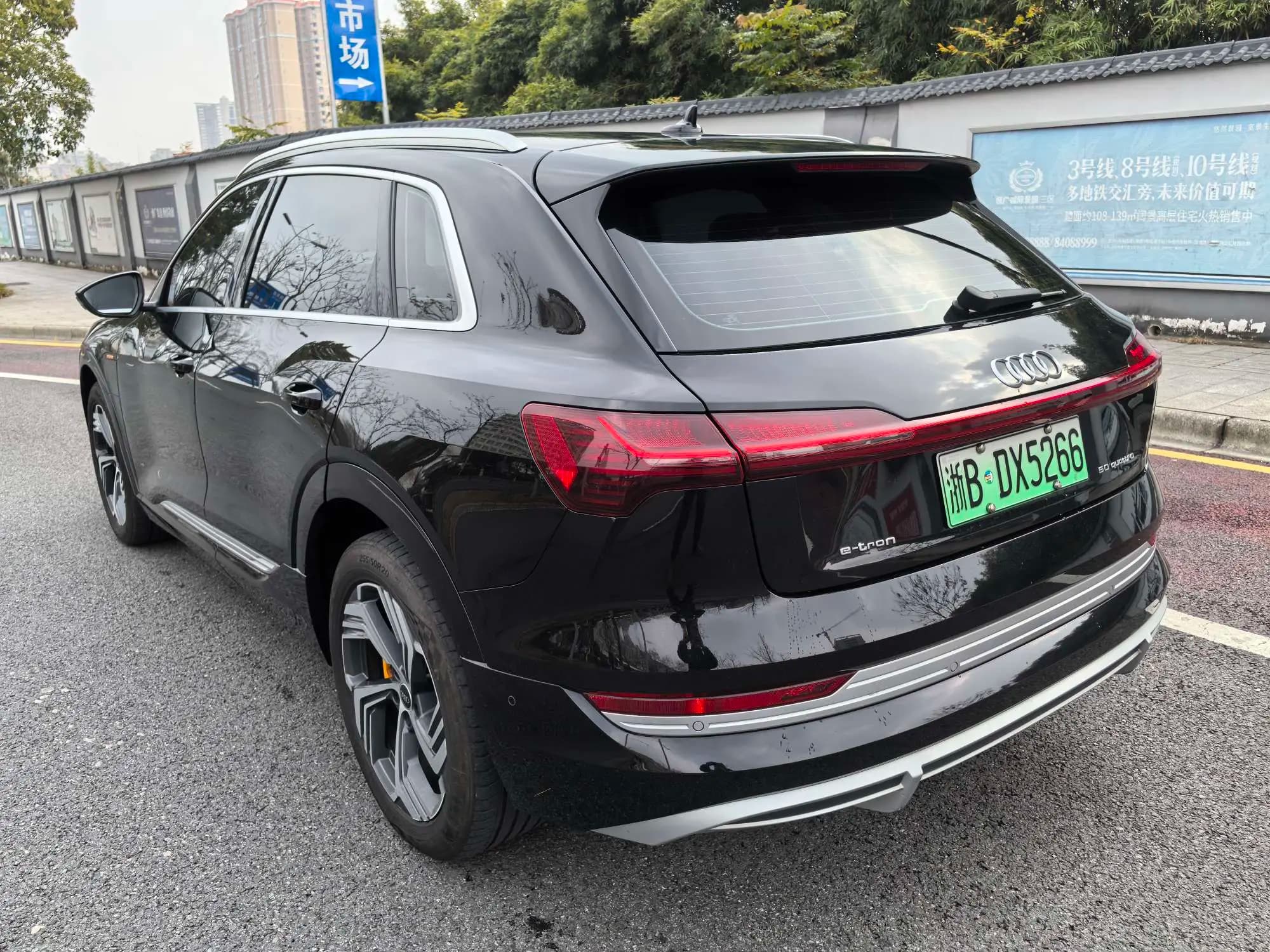 Audi e-tron 2023 г. 110046 км. — фото 5