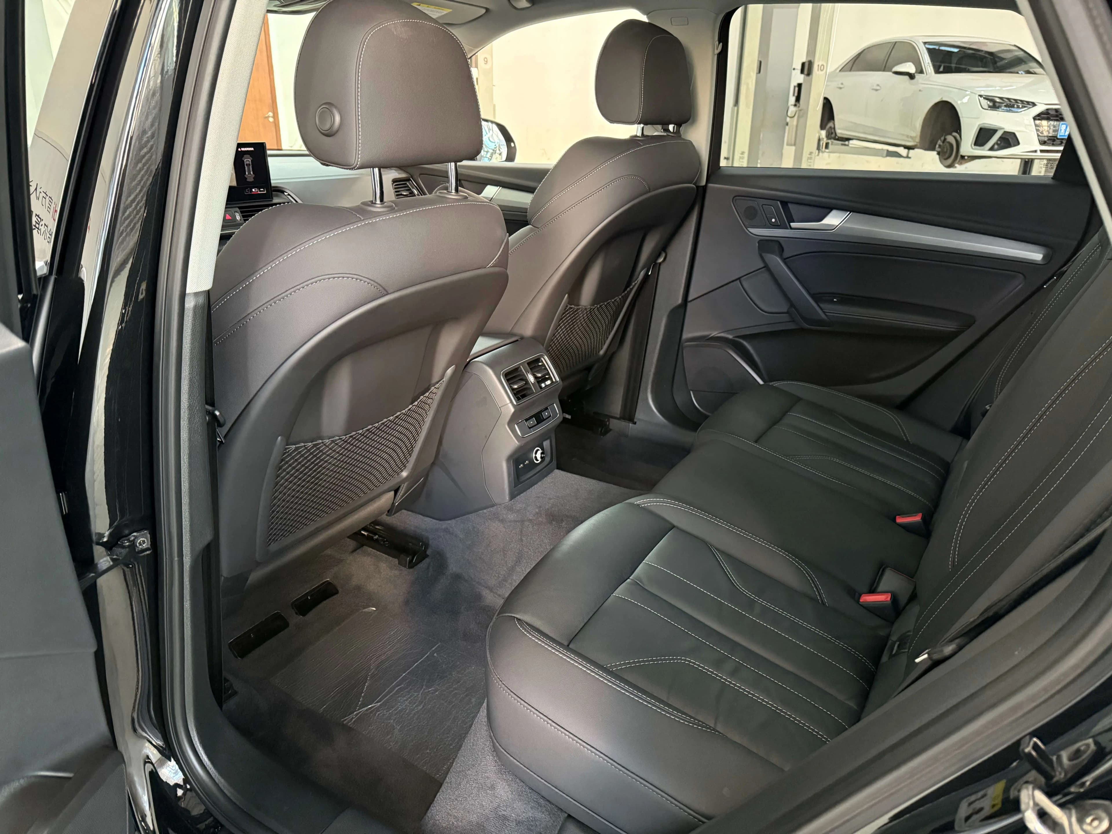 Audi Q5L 2023 г. 25631 км. — фото 14