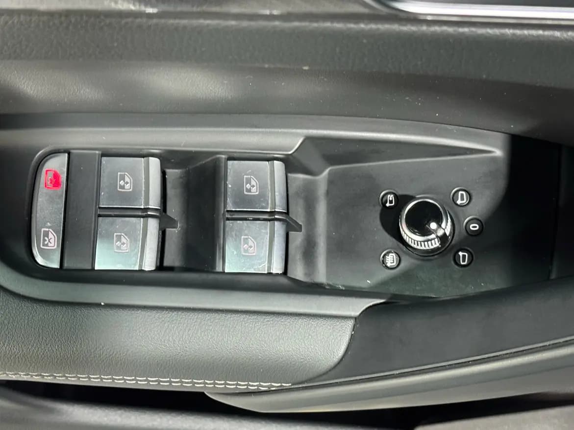 Audi Q5L 2024 г. 28134 км. — фото 39