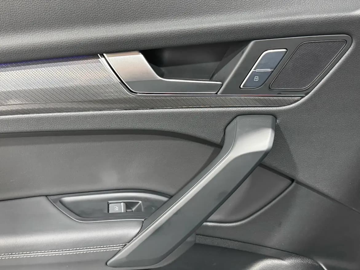 Audi Q5L 2024 г. 28134 км. — фото 42