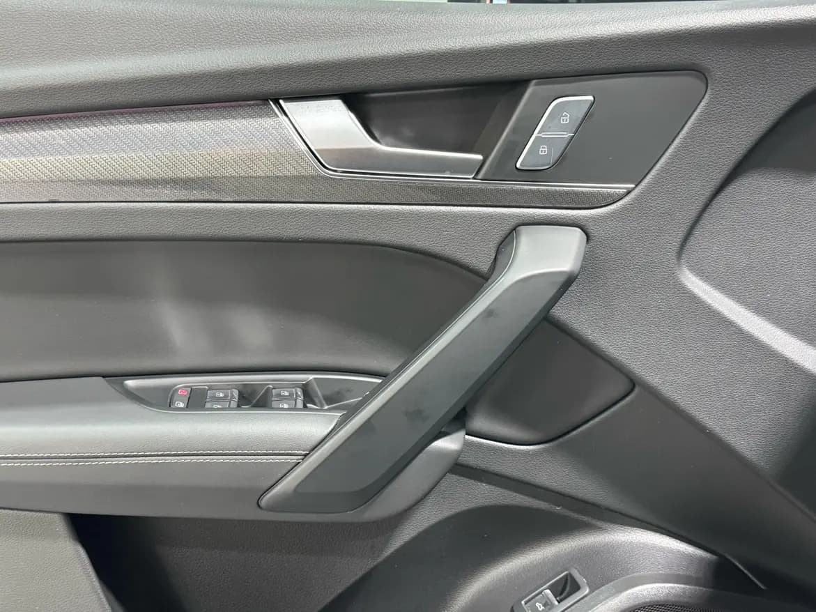 Audi Q5L 2024 г. 28134 км. — фото 43