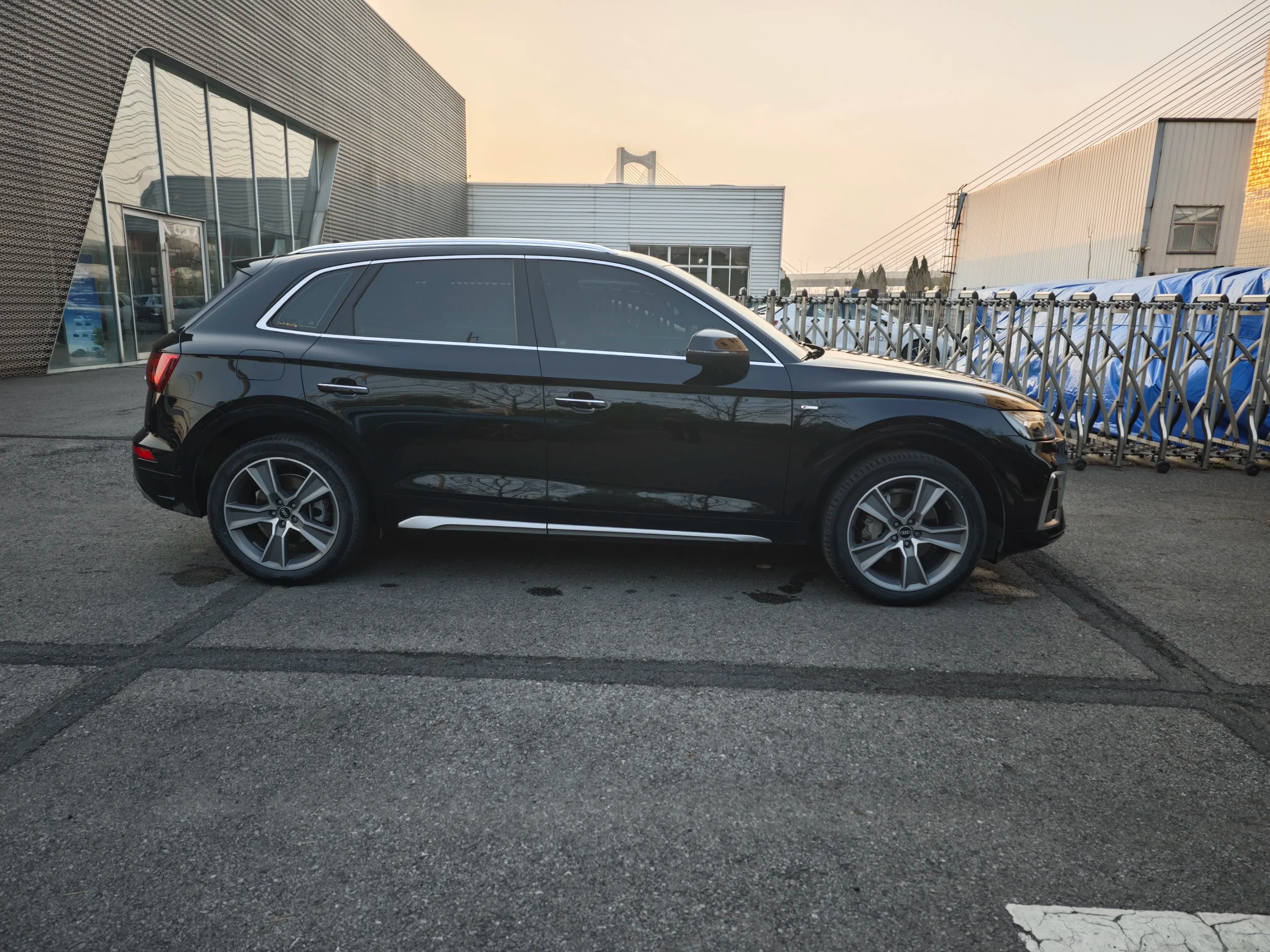 Audi Q5L 2021 г. 74143 км. — фото 4