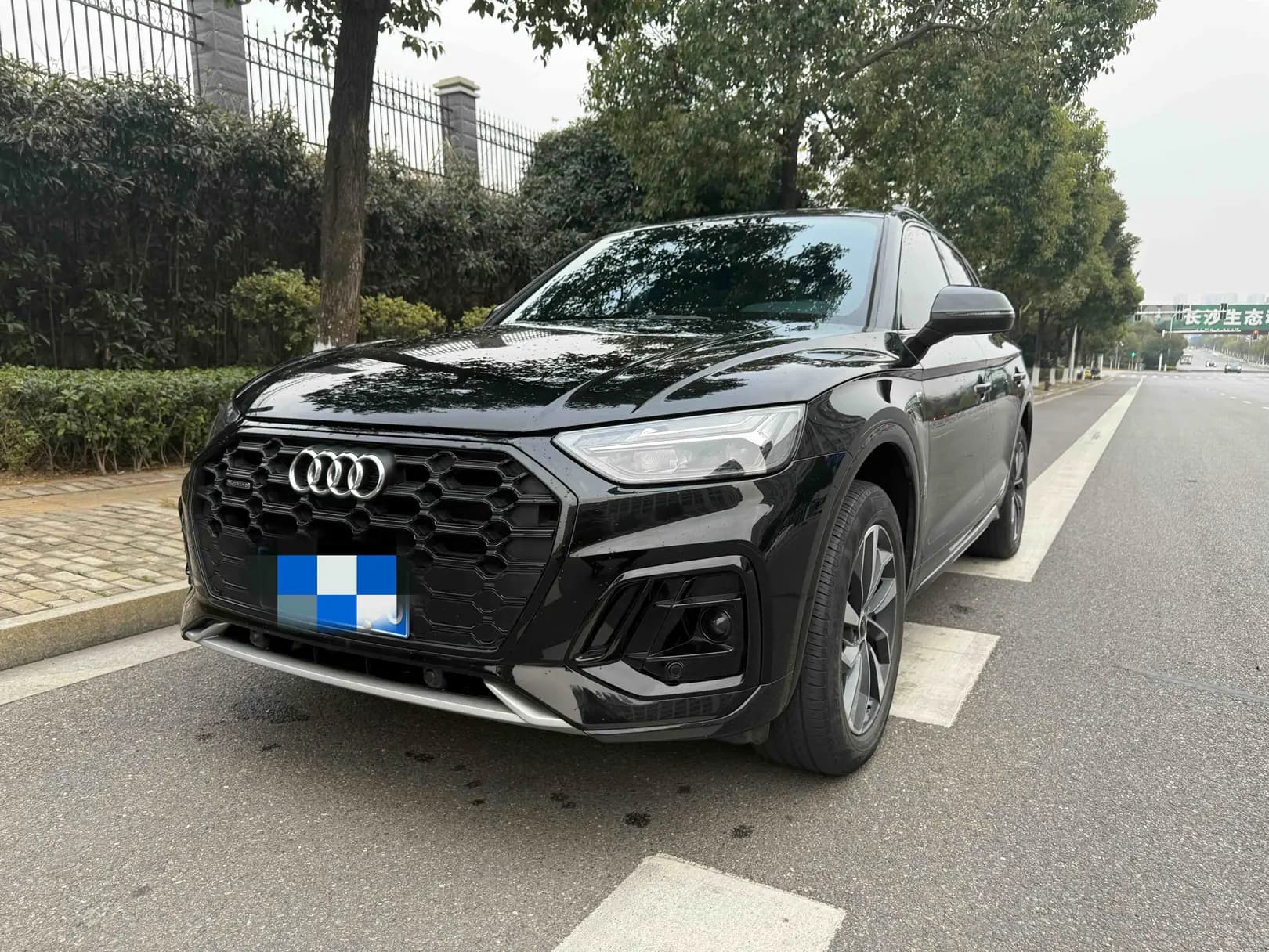 Audi Q5L 2023 г. 38137 км.