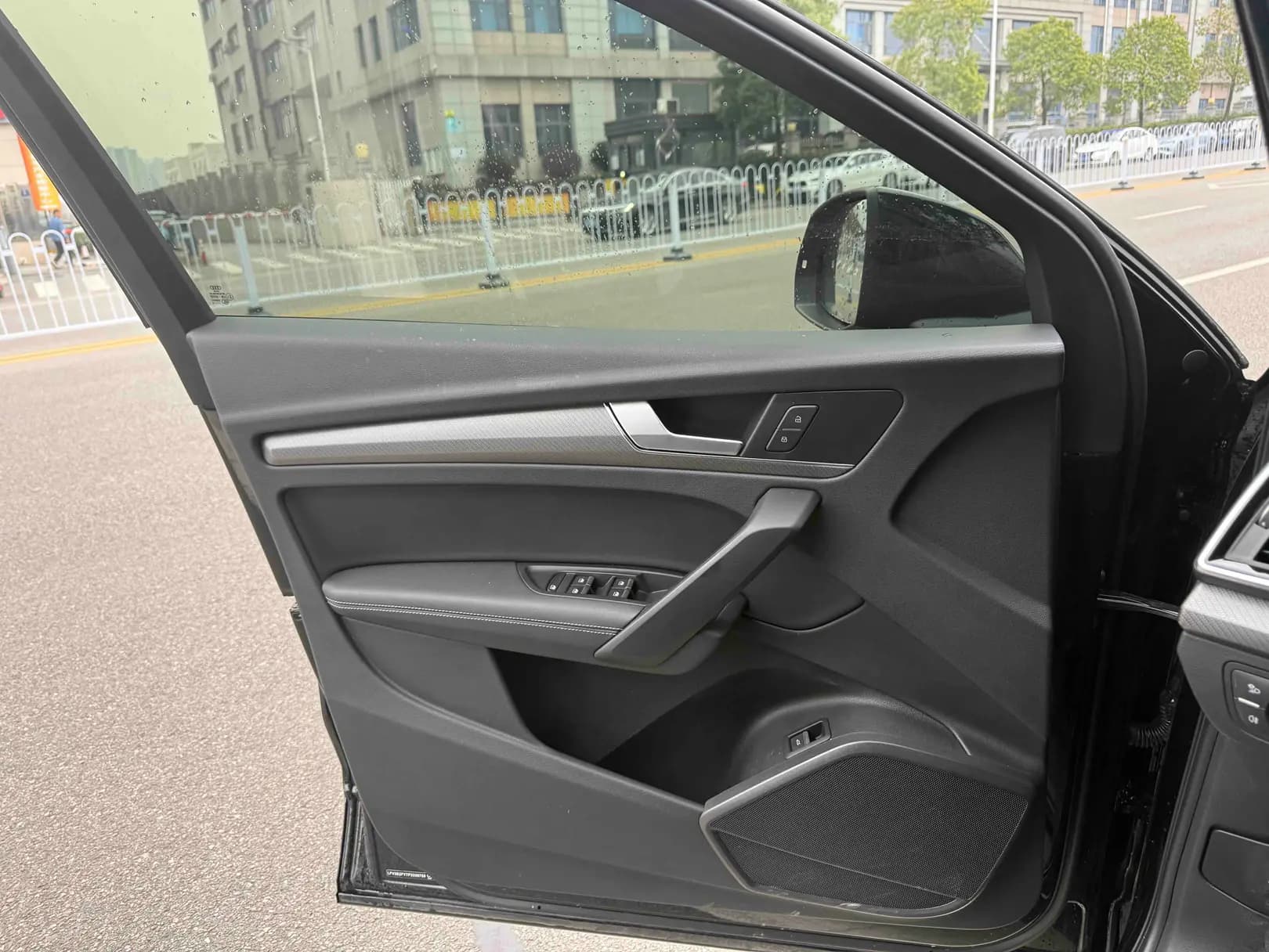 Audi Q5L 2023 г. 38137 км. — фото 10