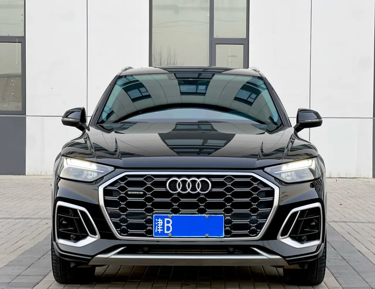 Audi Q5L 2022 г. 81121 км. — фото 2