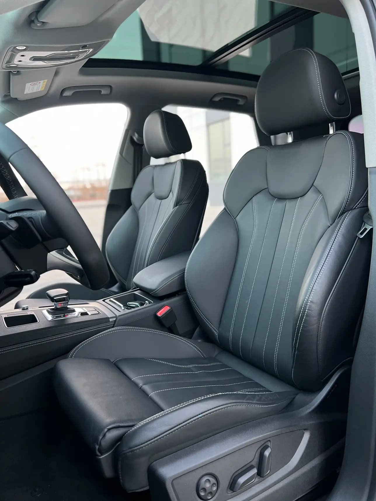 Audi Q5L 2022 г. 81121 км. — фото 20