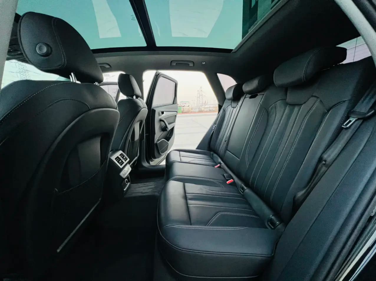 Audi Q5L 2022 г. 81121 км. — фото 26