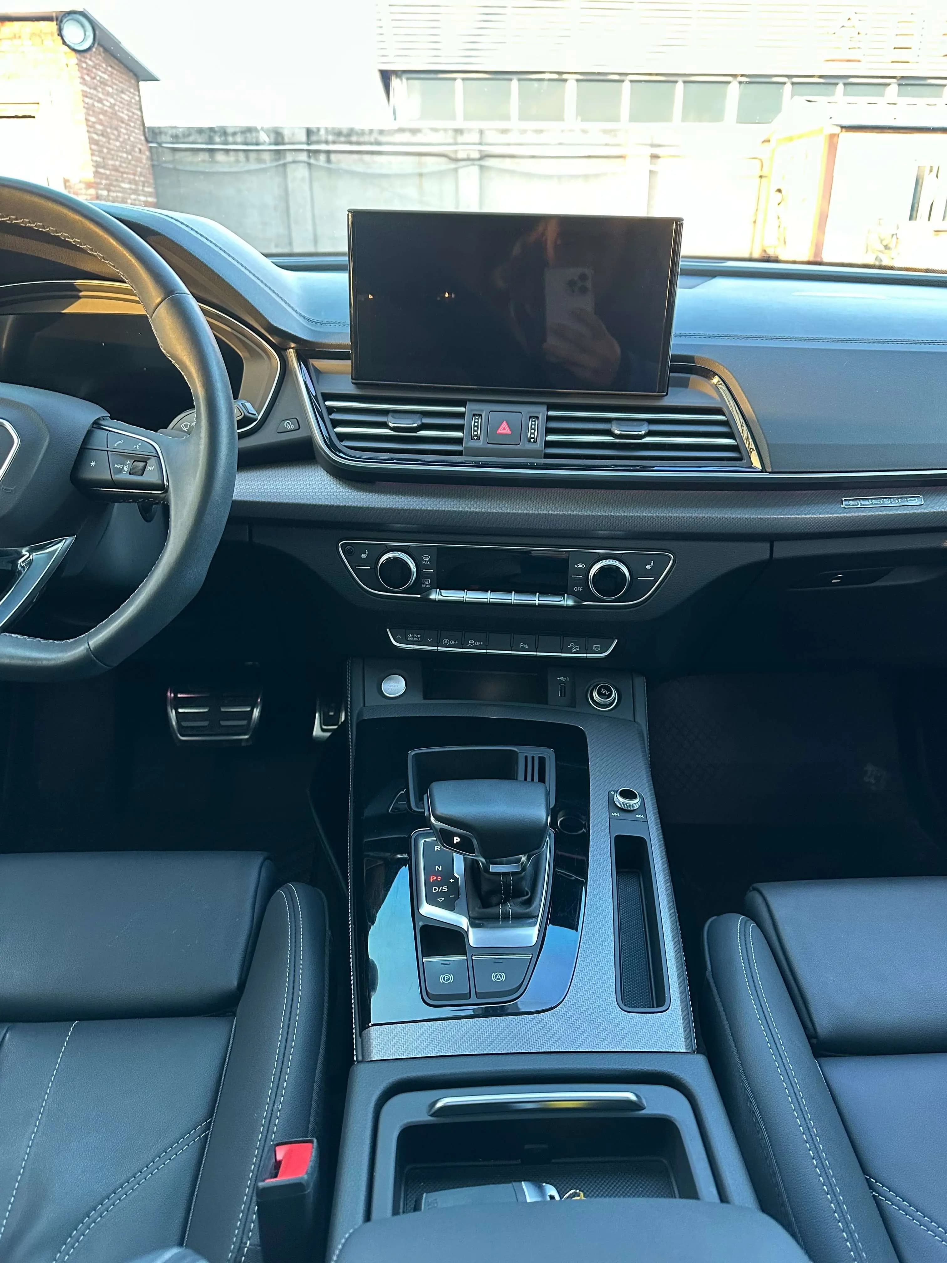 Audi Q5L 2023 г. 61113 км. — фото 13