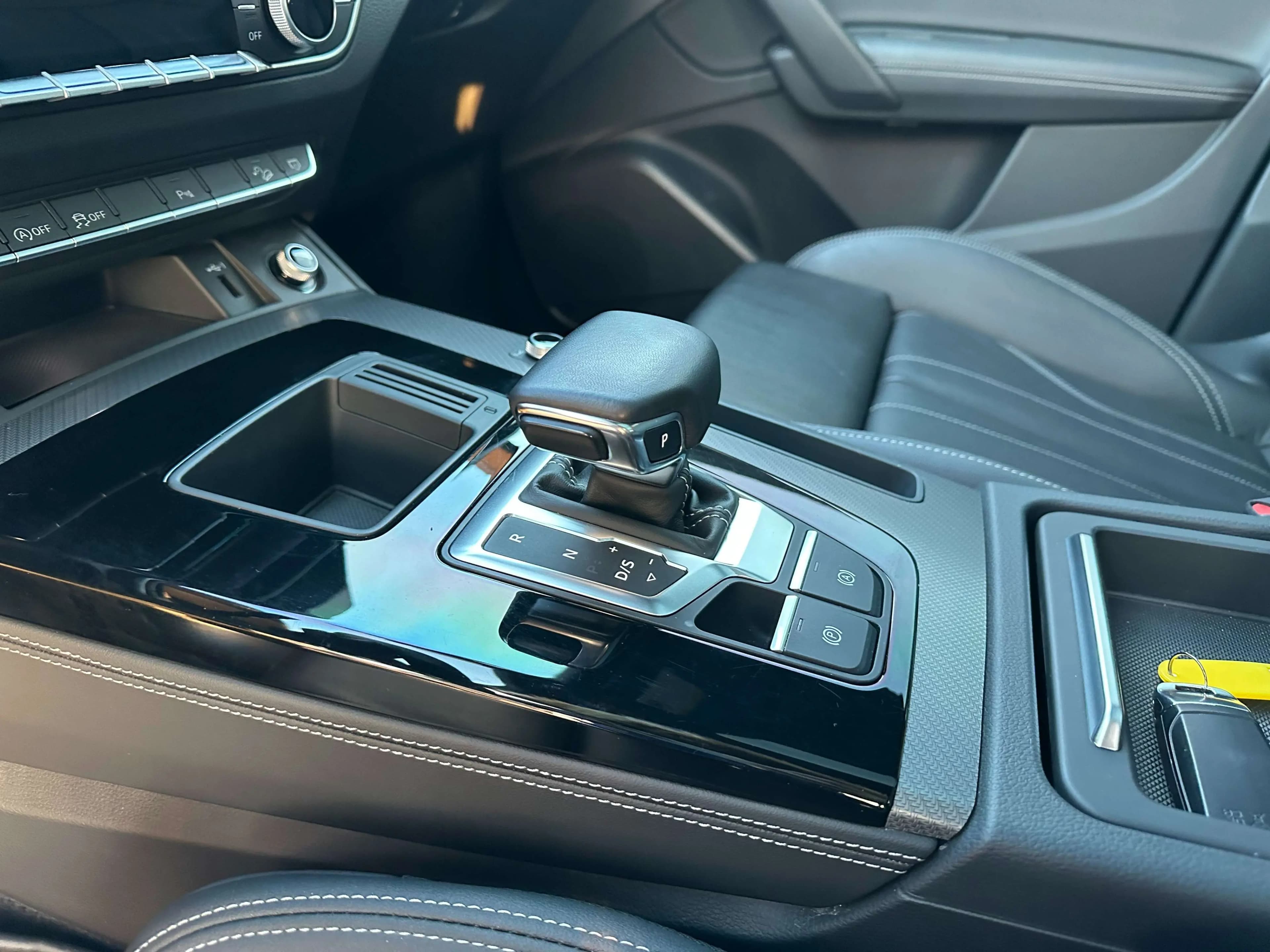Audi Q5L 2023 г. 61113 км. — фото 18