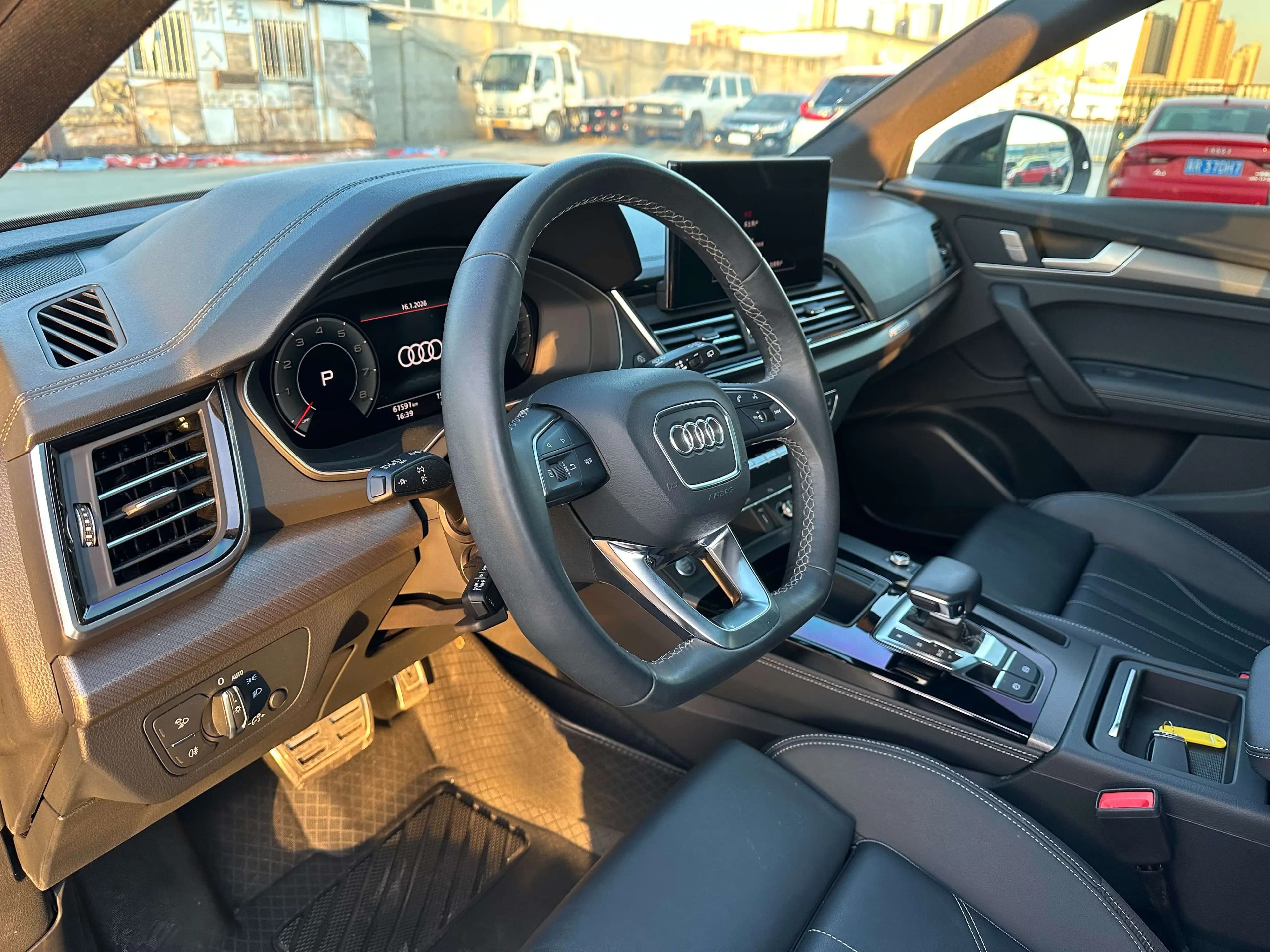 Audi Q5L 2023 г. 61113 км. — фото 20