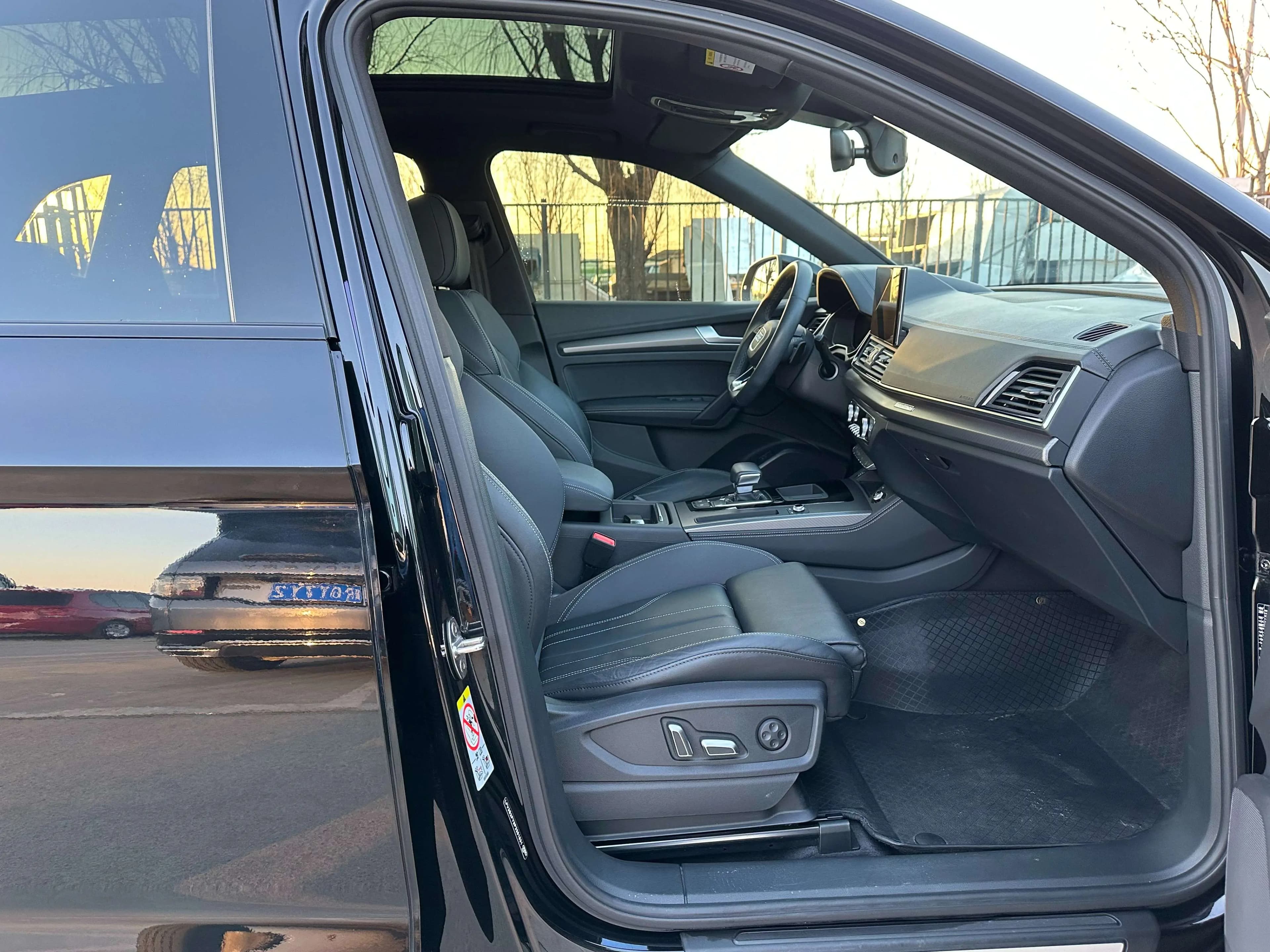 Audi Q5L 2023 г. 61113 км. — фото 26