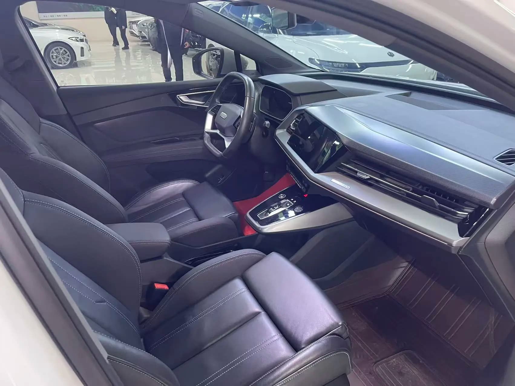 Audi Q4 e-tron 2023 г. 45080 км. — фото 12