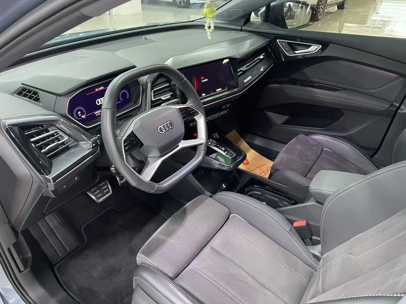 Audi Q4 e-tron 2023 г. 54074 км. — фото 9