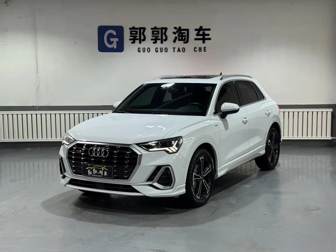 Audi Q3 2022 г. 22077 км.
