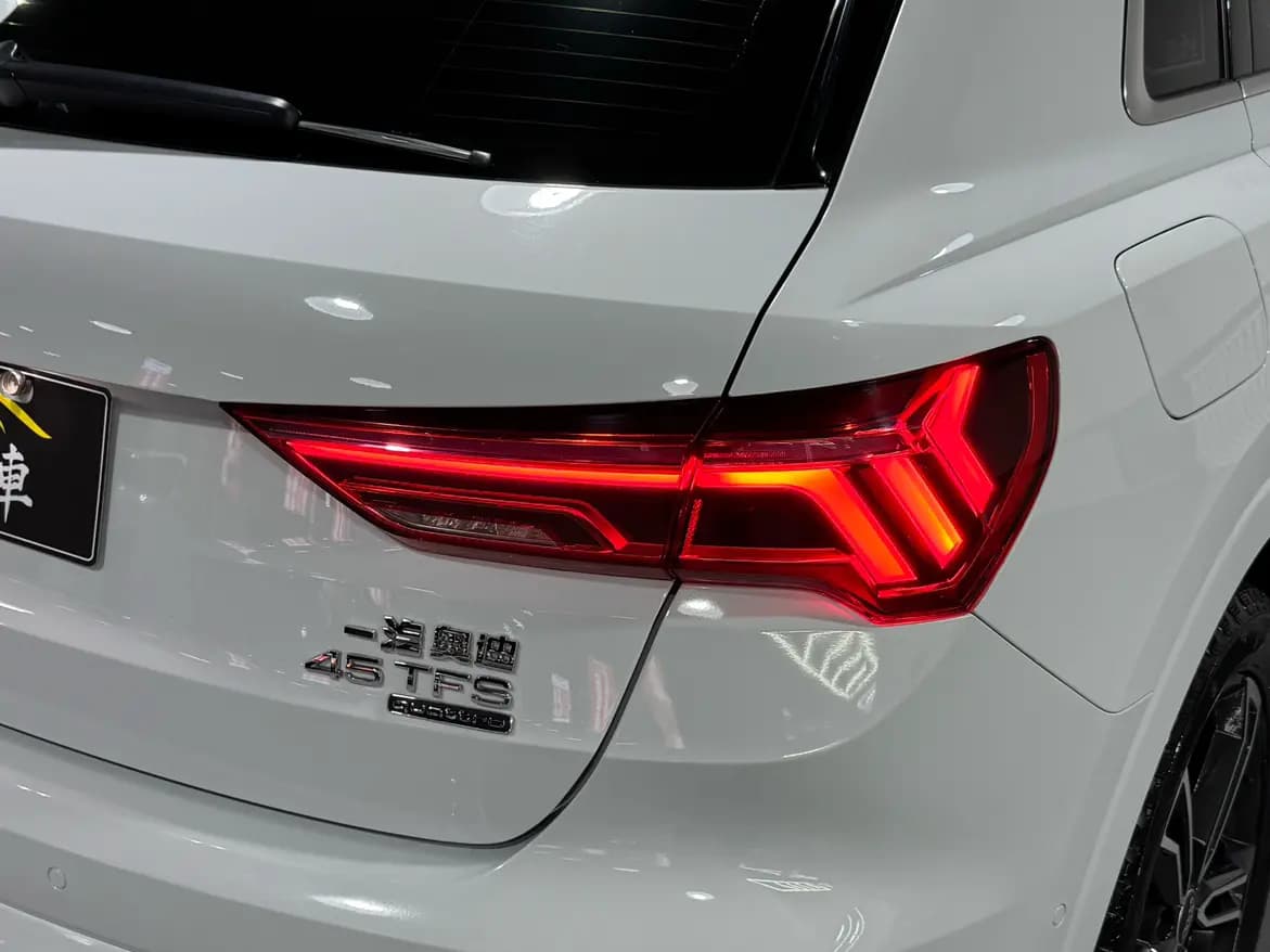 Audi Q3 2022 г. 22077 км. — фото 11