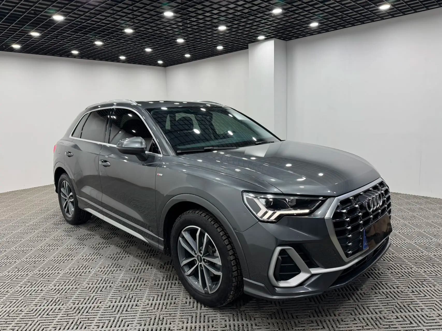 Audi Q3 2021 г. 62078 км. — фото 3