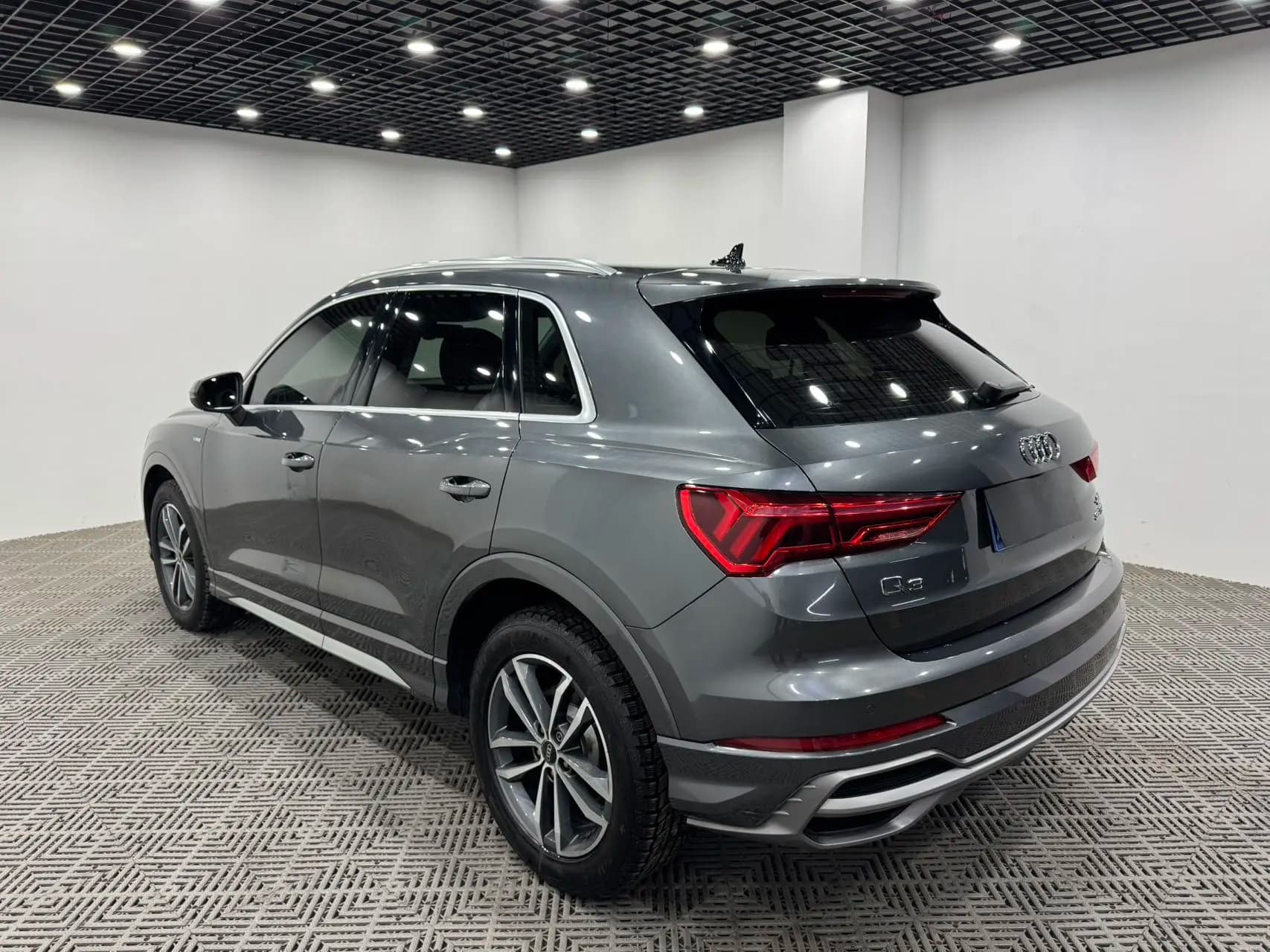 Audi Q3 2021 г. 62078 км. — фото 4