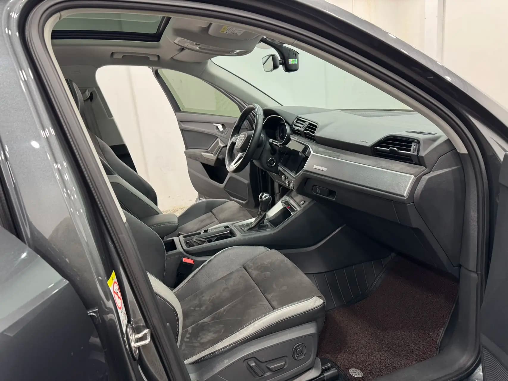 Audi Q3 2021 г. 62078 км. — фото 8
