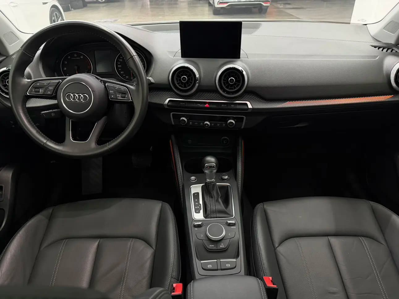 Audi Q2L 2022 г. 35144 км. — фото 10