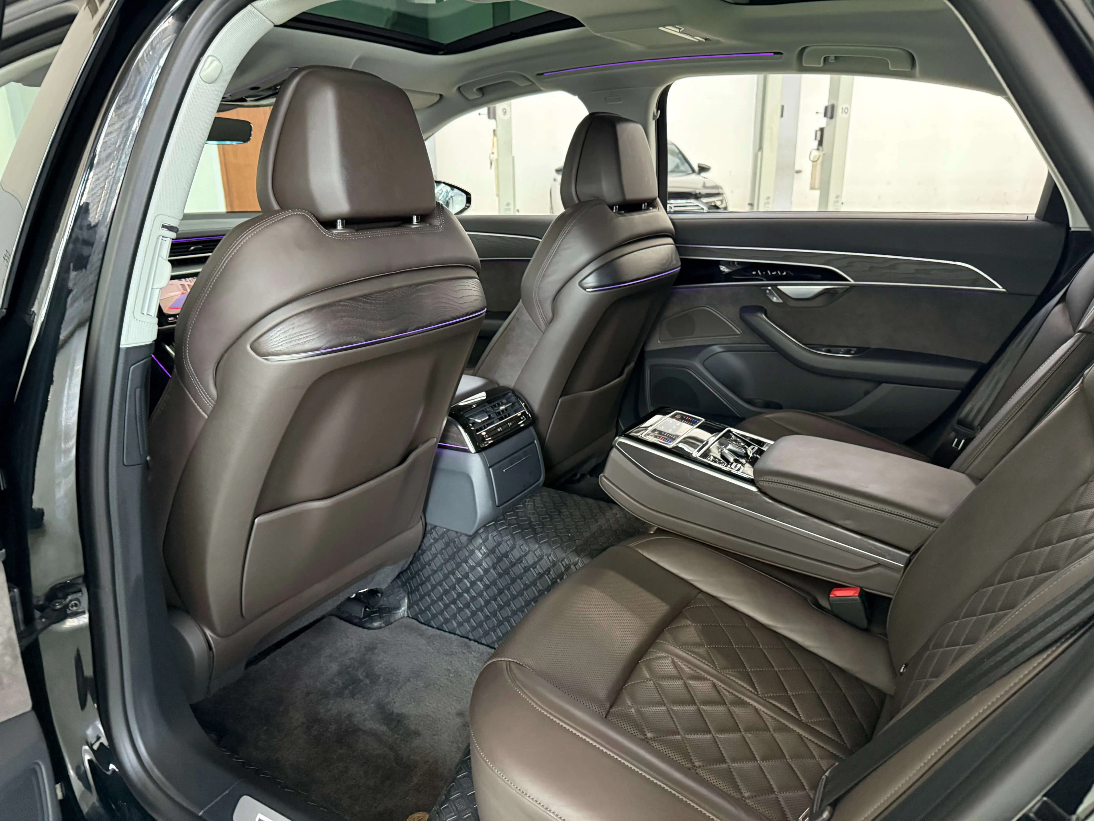 Audi A8 2022 г. 49042 км. — фото 13