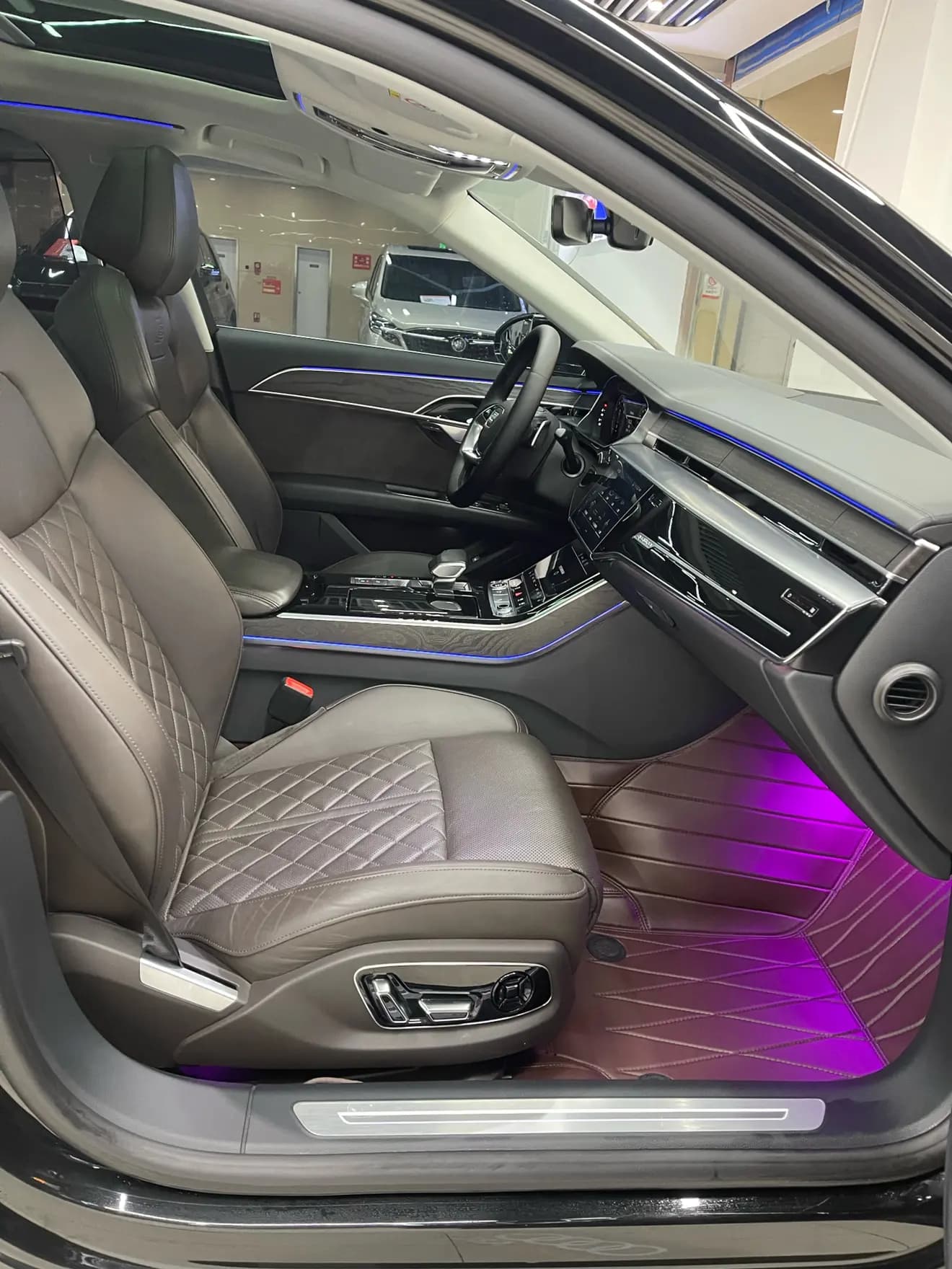 Audi A8 2022 г. 110041 км. — фото 16