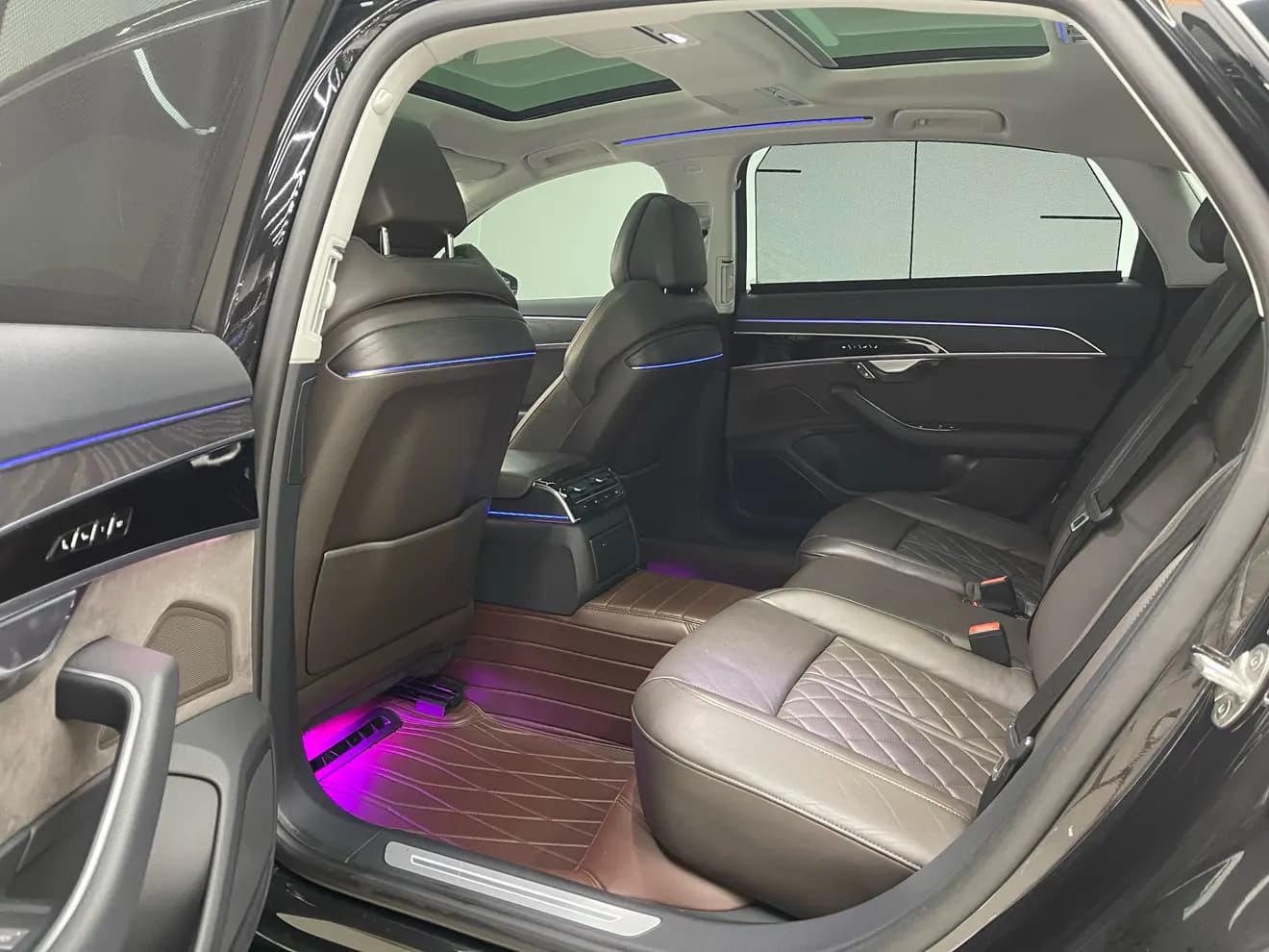 Audi A8 2022 г. 110041 км. — фото 17
