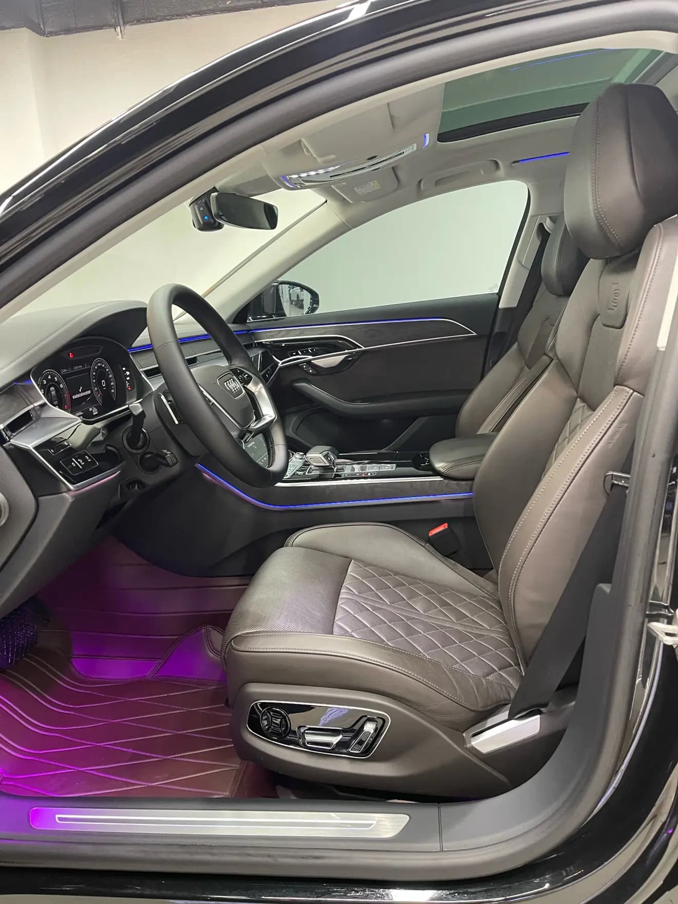 Audi A8 2022 г. 110041 км. — фото 18