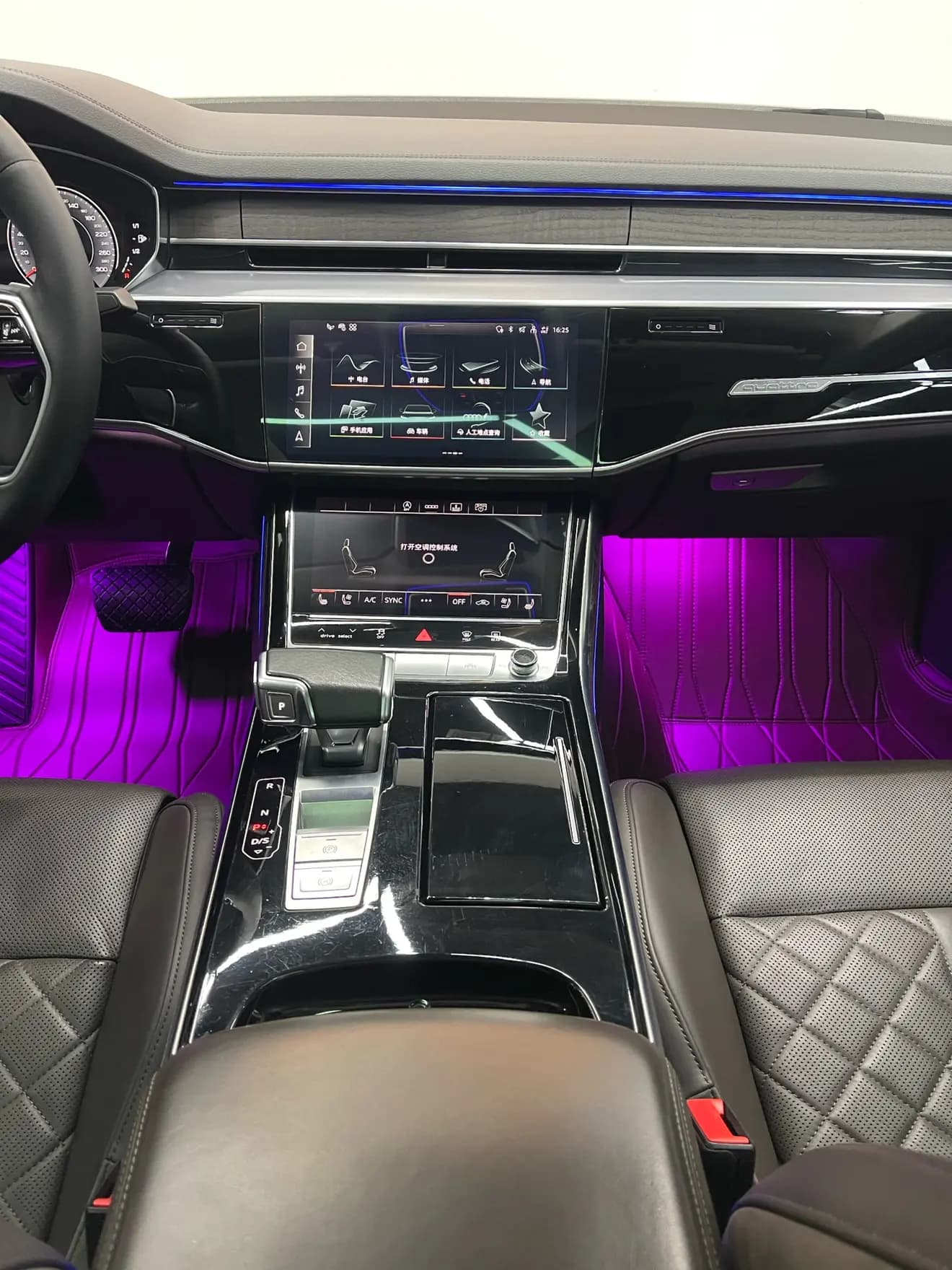 Audi A8 2022 г. 110041 км. — фото 9