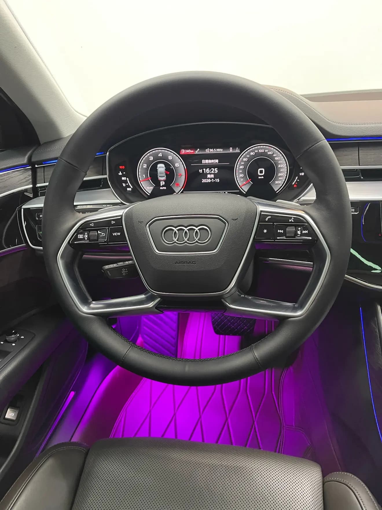 Audi A8 2022 г. 110041 км. — фото 10