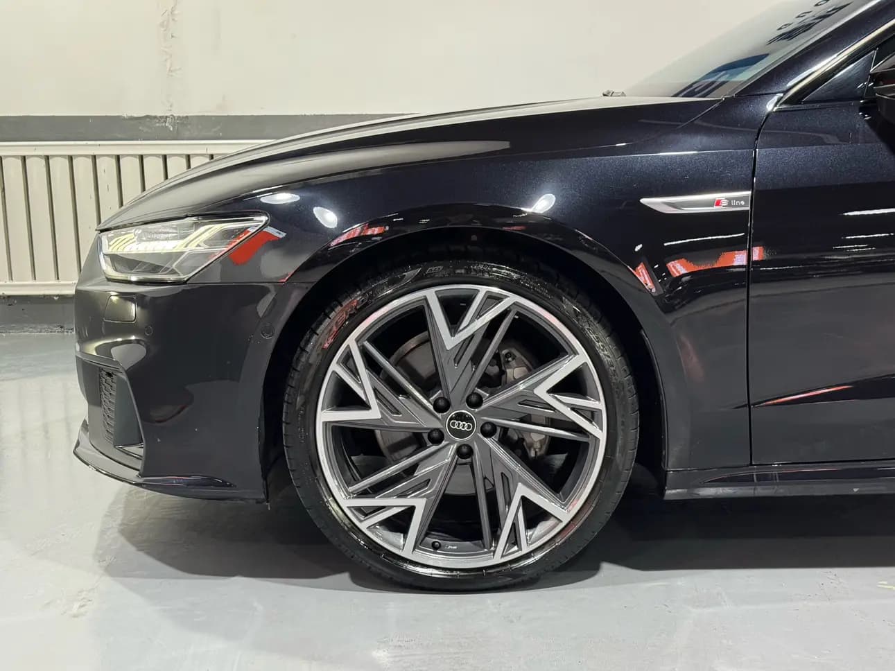 Audi A7L 2023 г. 39087 км. — фото 16