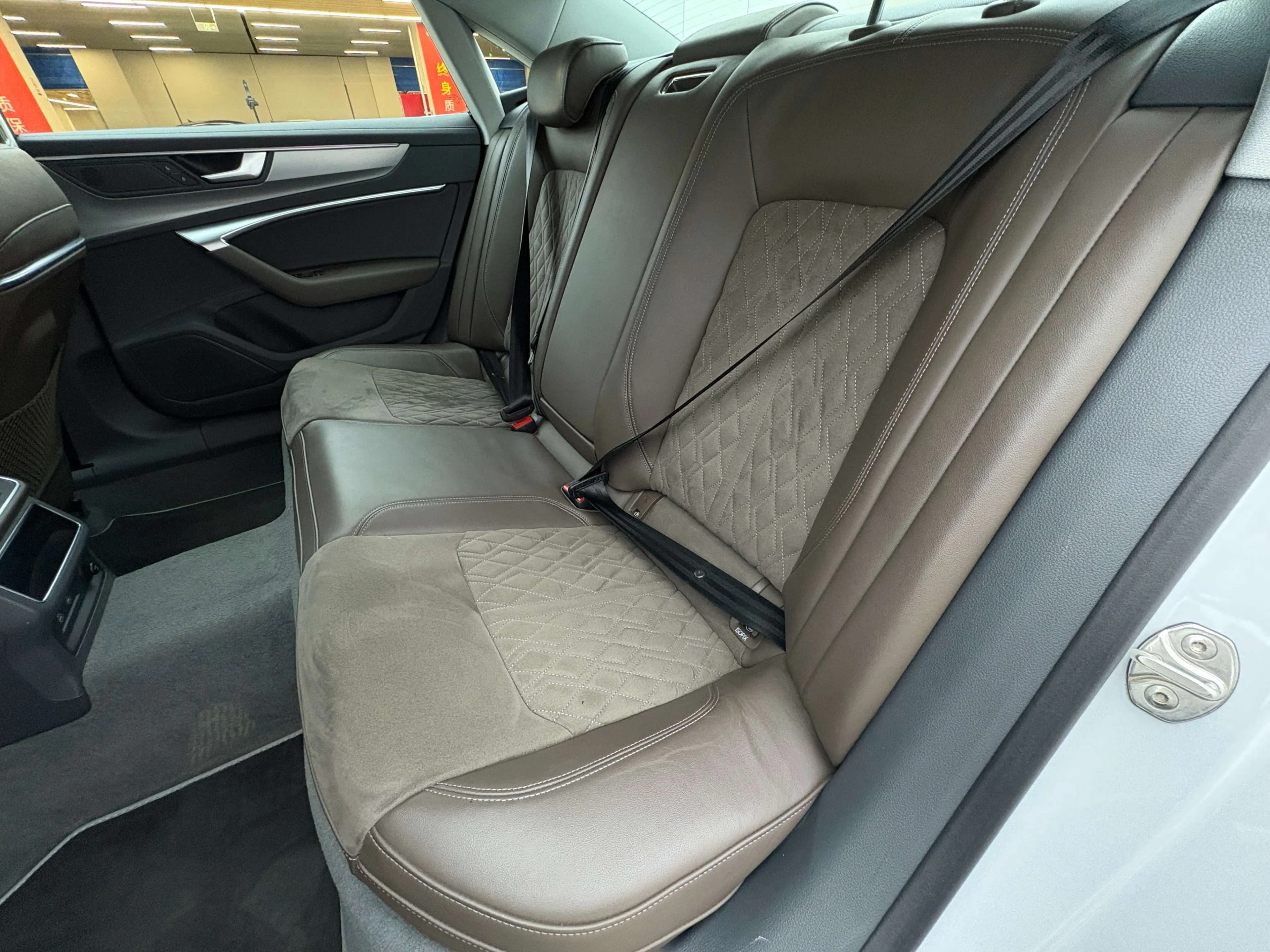 Audi A7L 2024 г. 43075 км. — фото 12