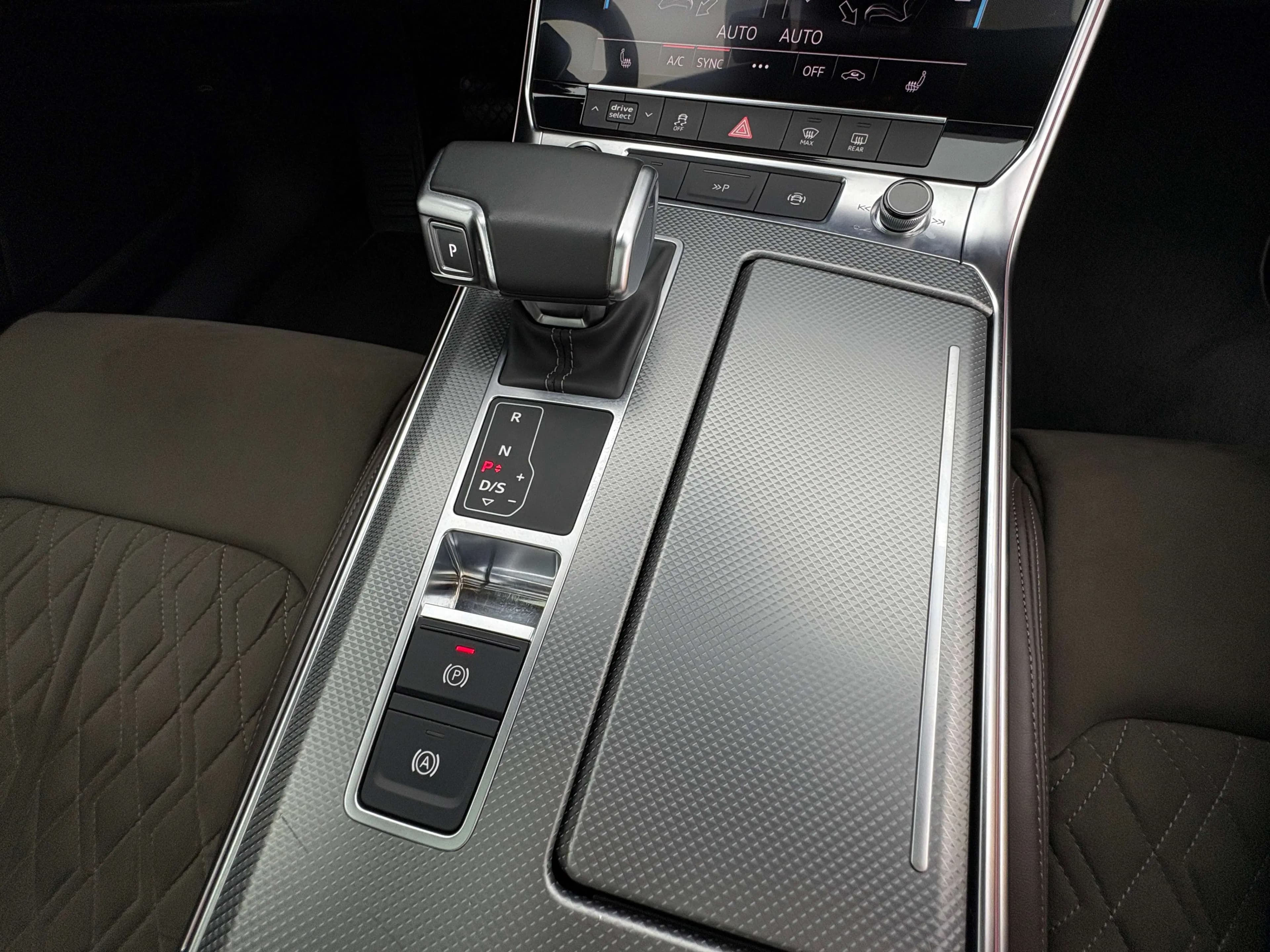 Audi A7L 2024 г. 43075 км. — фото 6